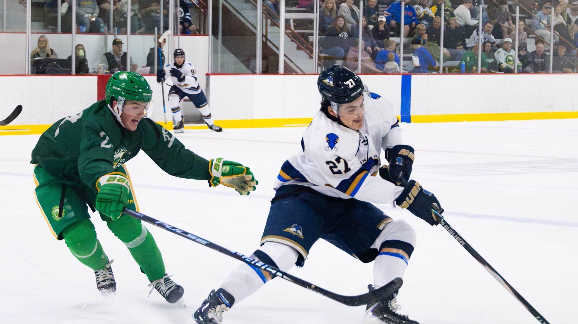 Anthony Bongo and the Sioux Falls Stampede take on the Sioux City Musketeers in USHL pre-season play