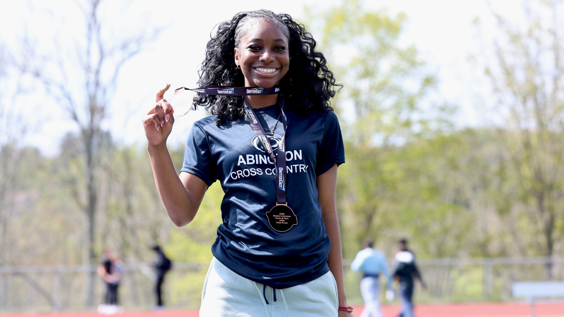 WTRACK - Teni UEC Medals