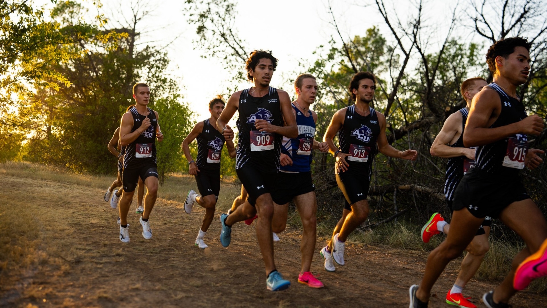Carlos Cortez runs in the Naidamu Classic on August 29, 2025