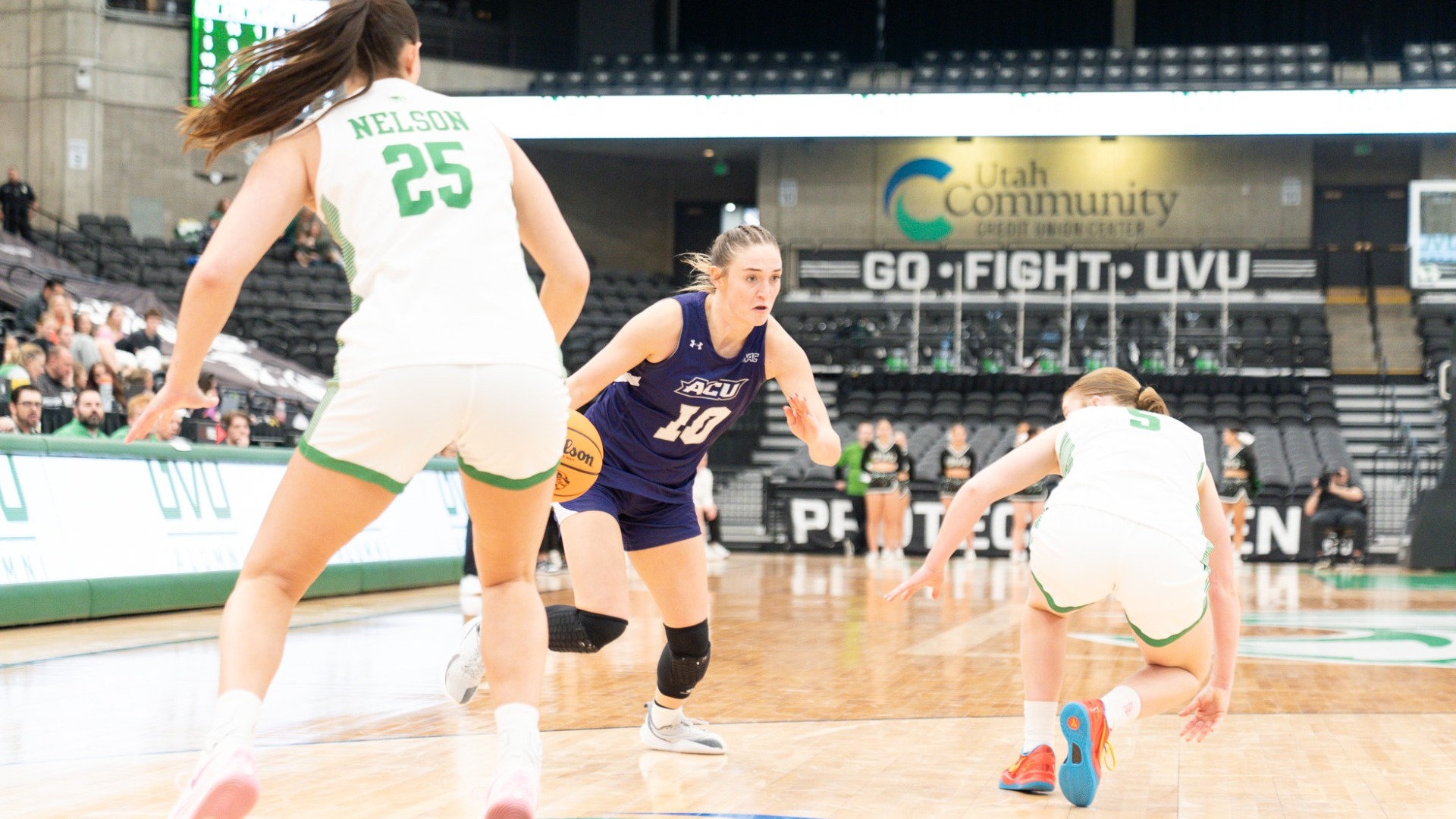 Payton Hull drives toward the basket in ACU's matchup with Utah Valley in Orem, Utah on Jan. 3, 2026.