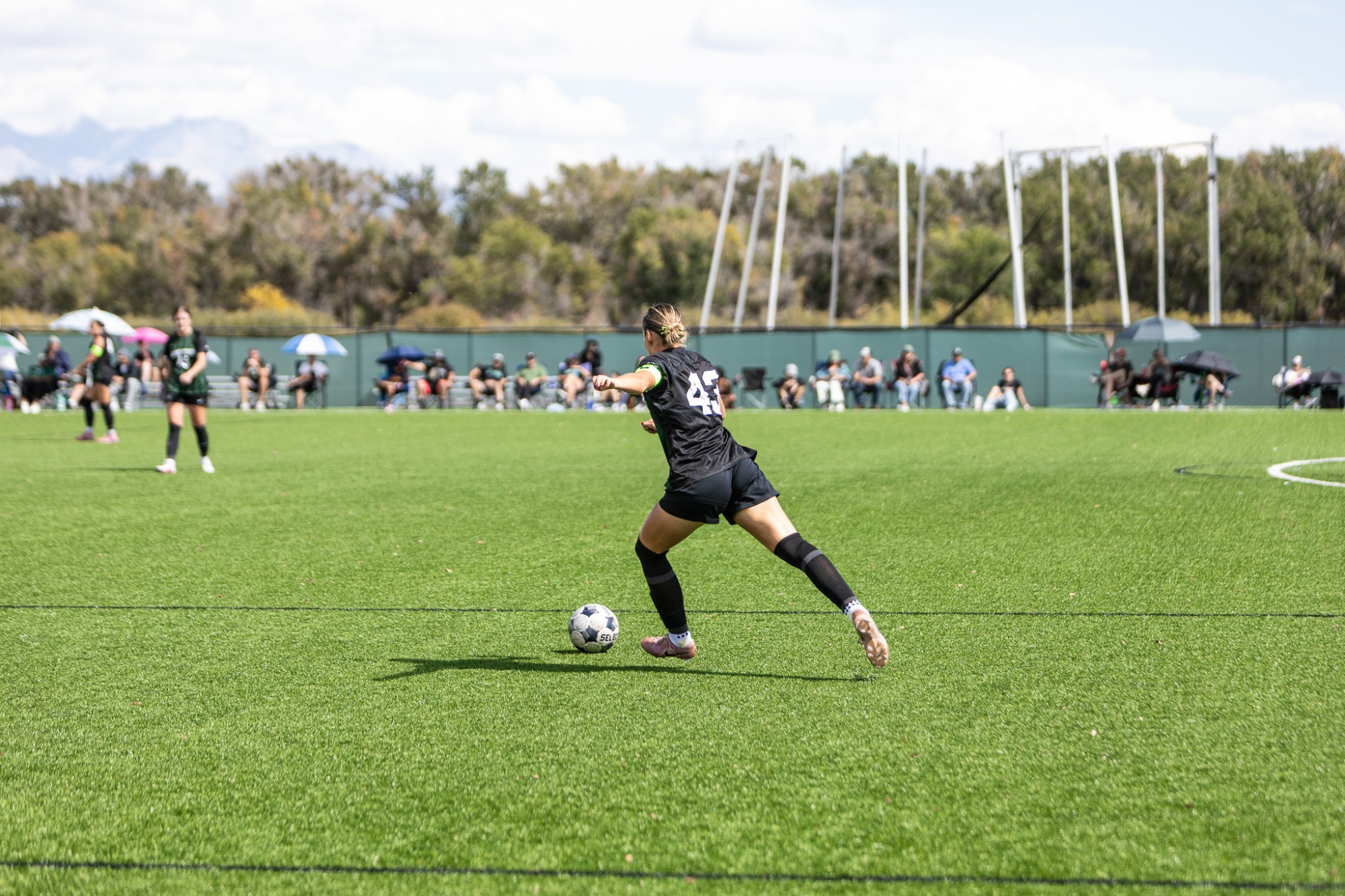 Kiera Robertson #43 lines up for a shot