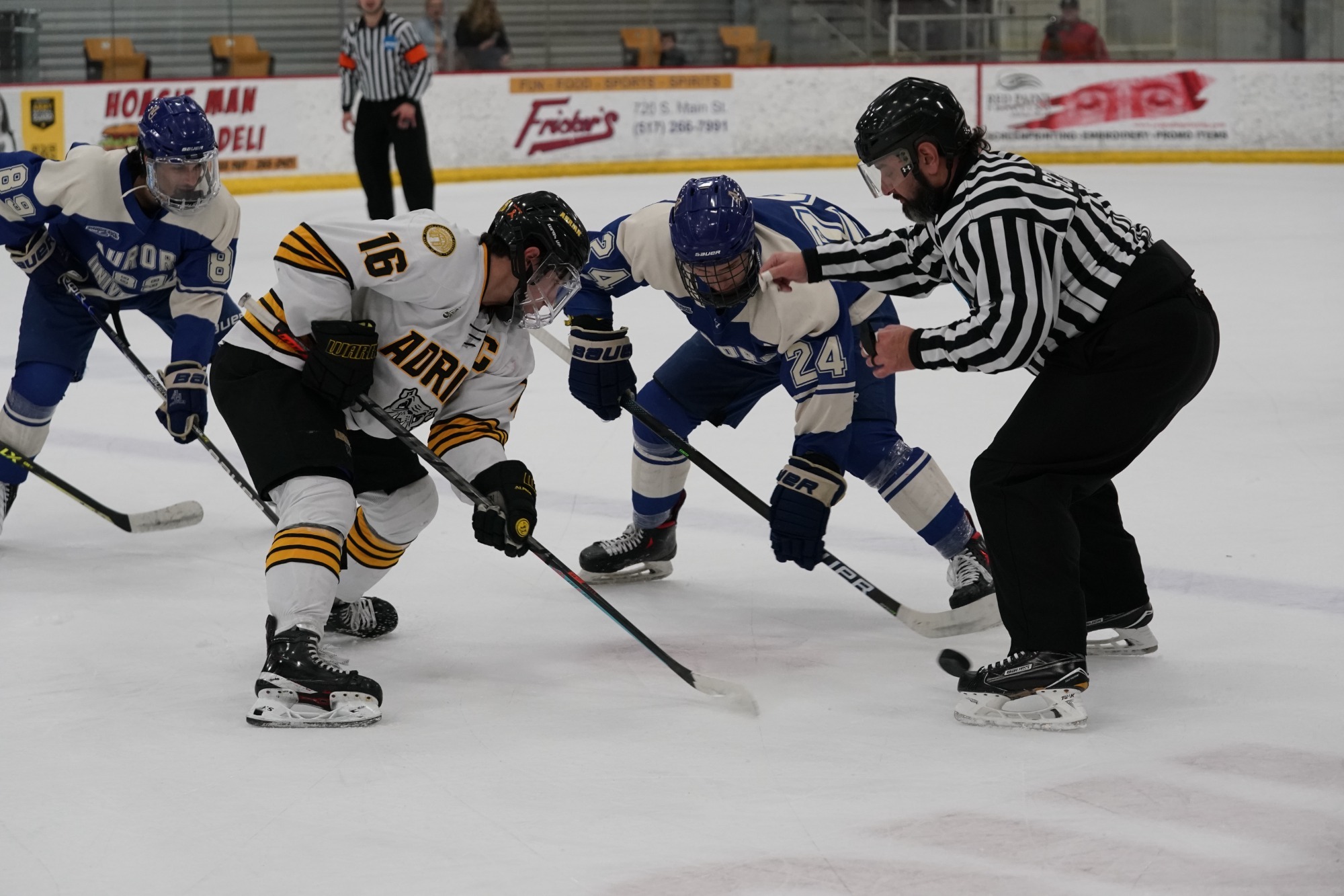 Men's Hockey Splits Series with St. Norbert After Saturday Loss