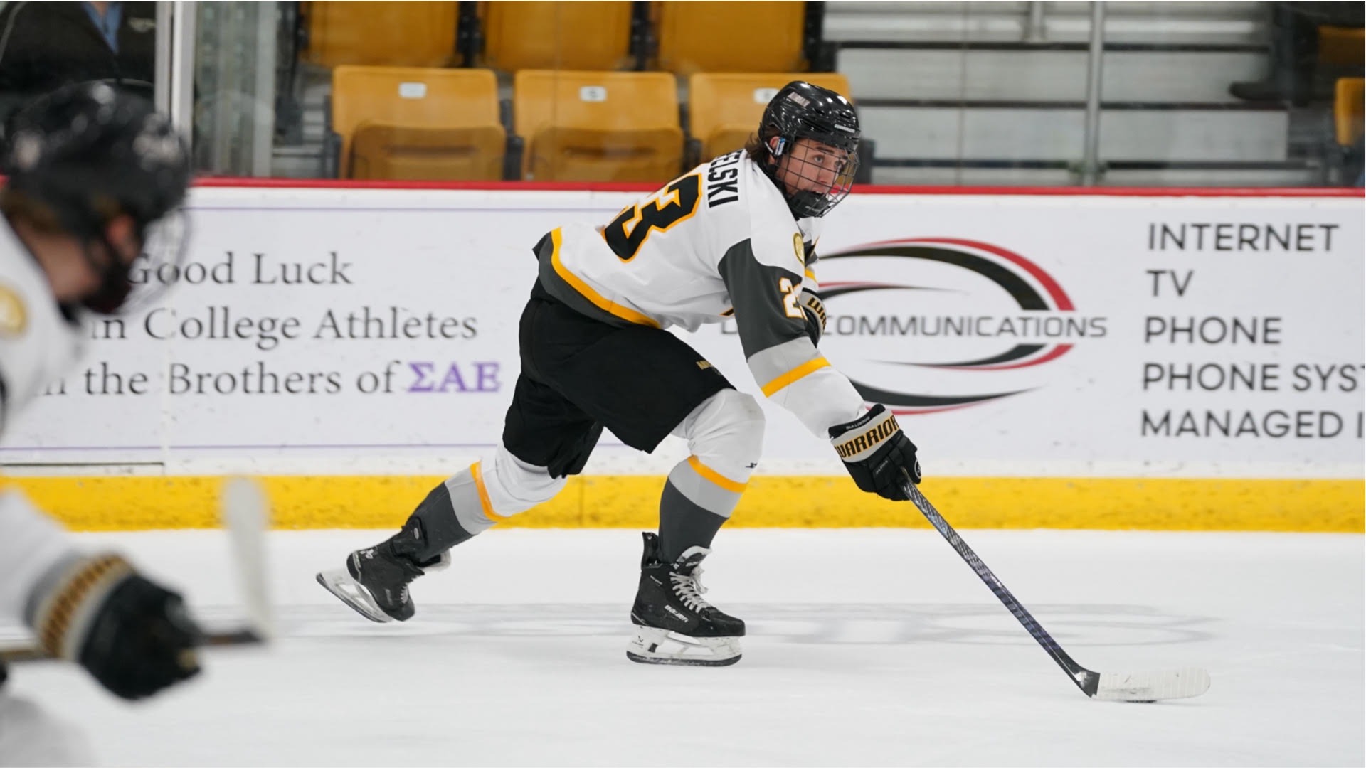 Polls M NCAA ice Hockey - Frank Tafelski