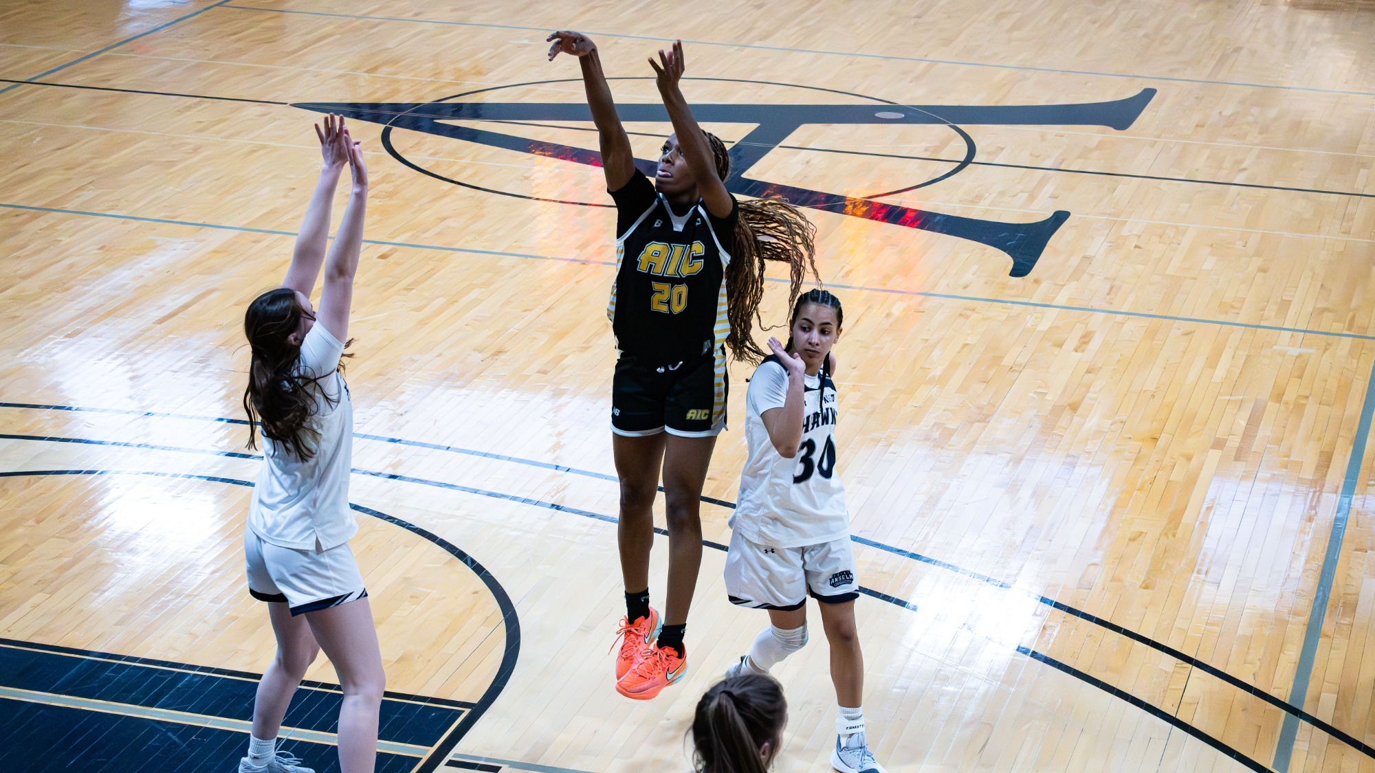 Keyvanna Bennett shoots at Saint Anslem