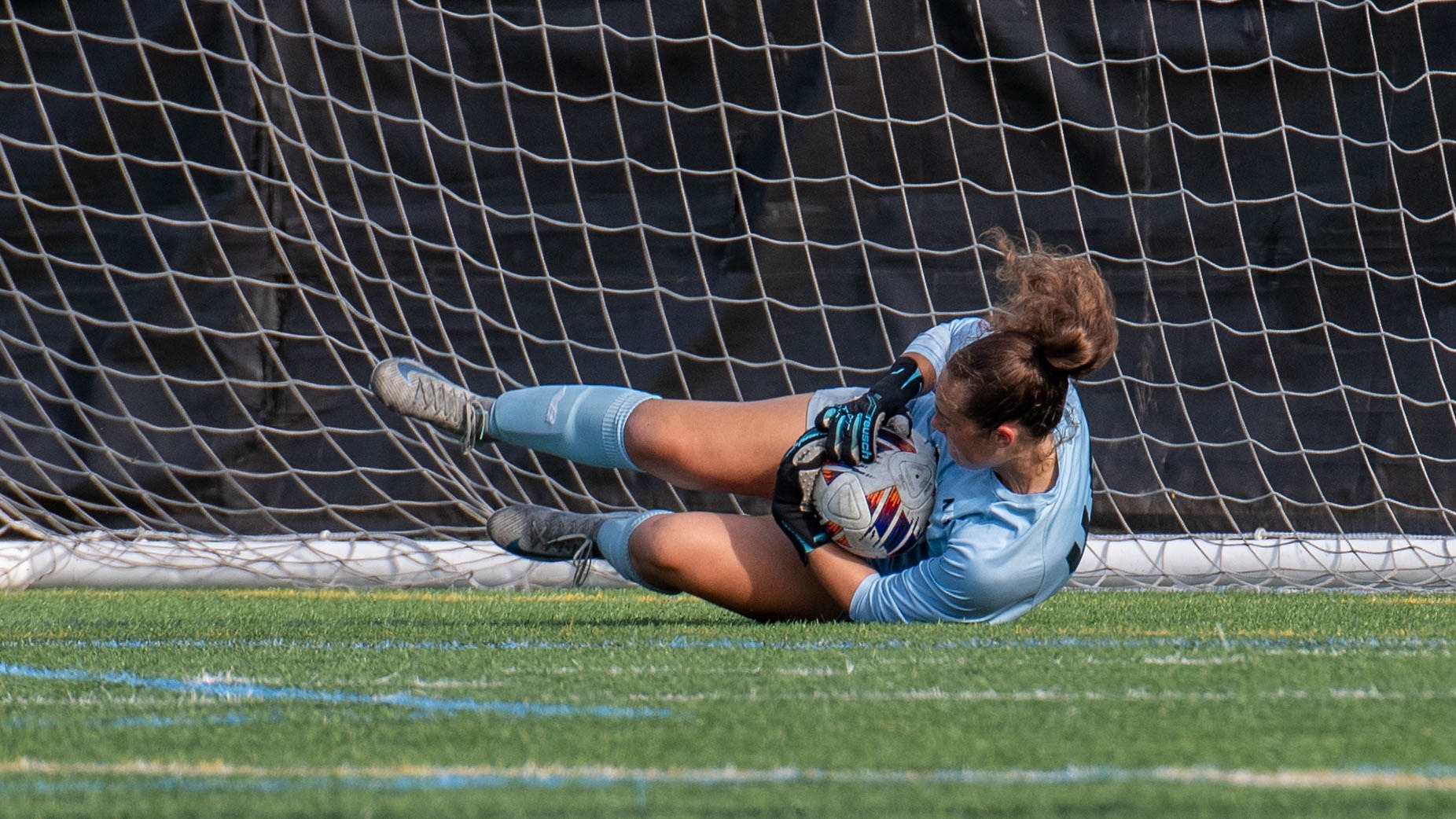 Sara Avery diving save
