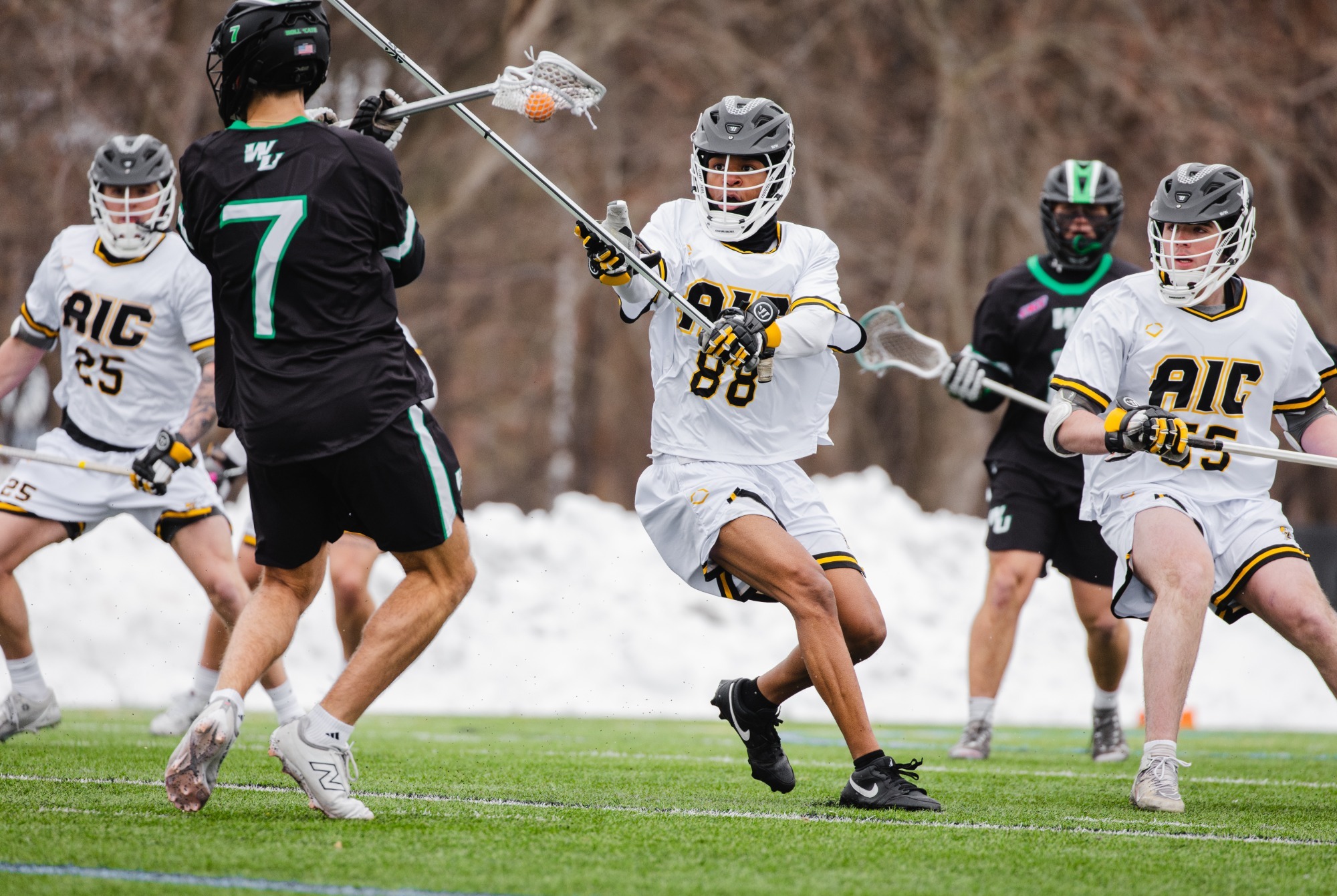 Dameer Phifer makes a play