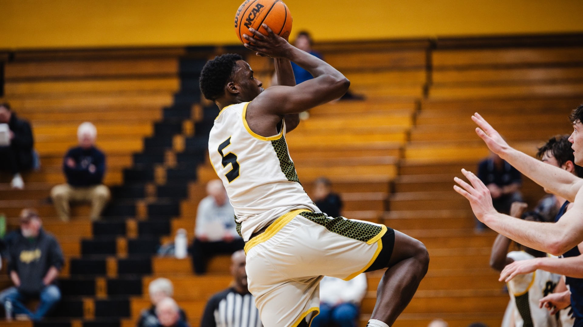 Aguibou Balde shoots