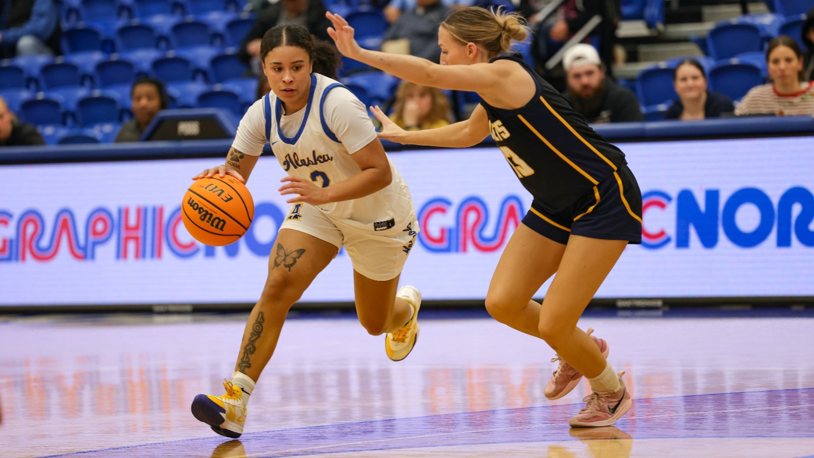 Tamai Mancuso drives inside the three-point line vs. MSUB, Jan. 22, 2026