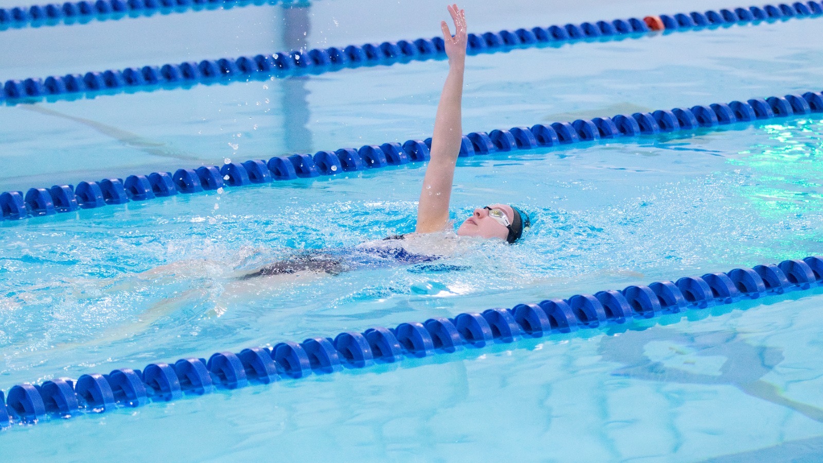 Dorka Dancsok training for the 2026 NCAA DII Swimming and Diving Championships