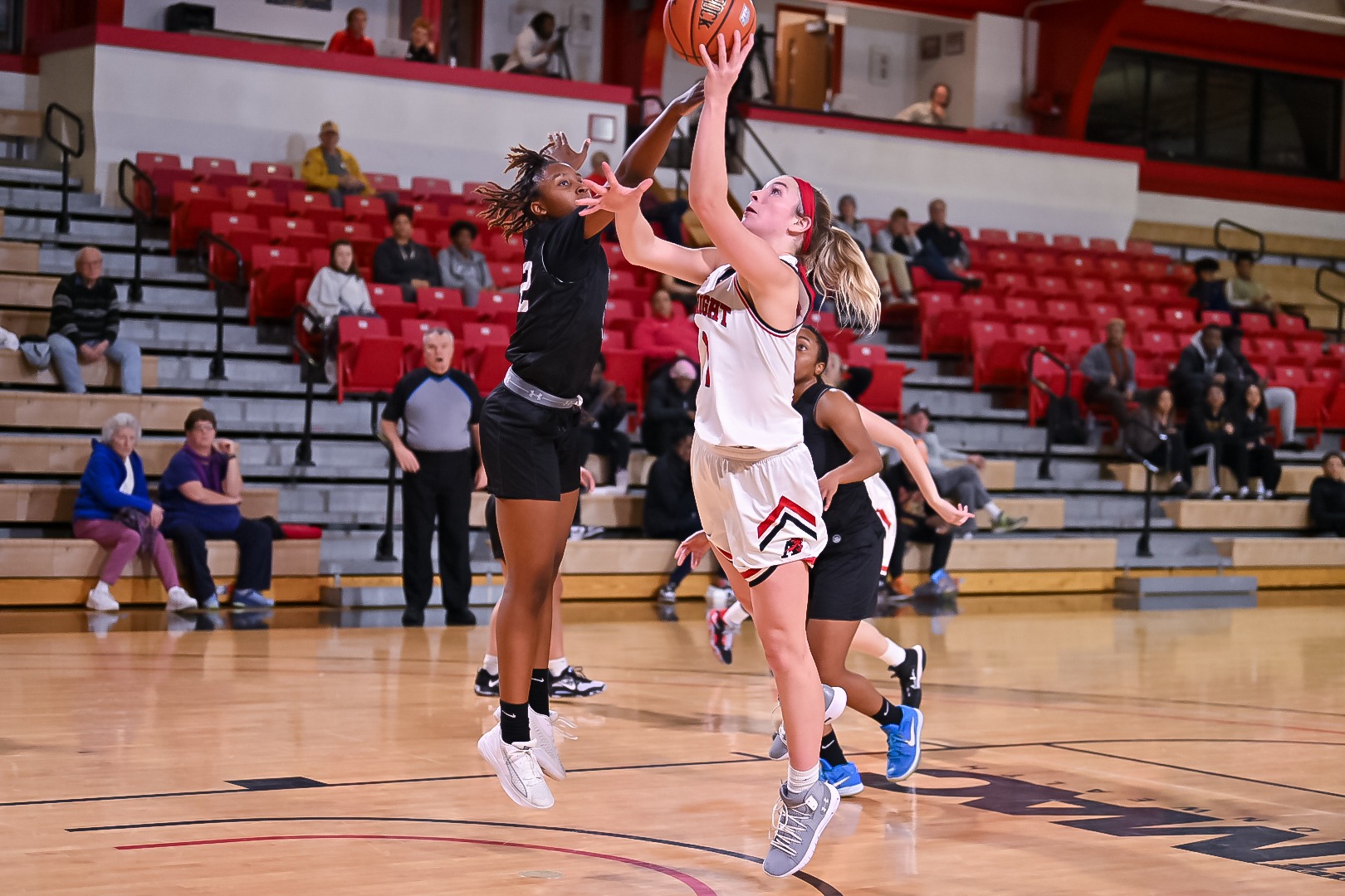 Women’s Basketball Falls on the Road to Messiah Albright College