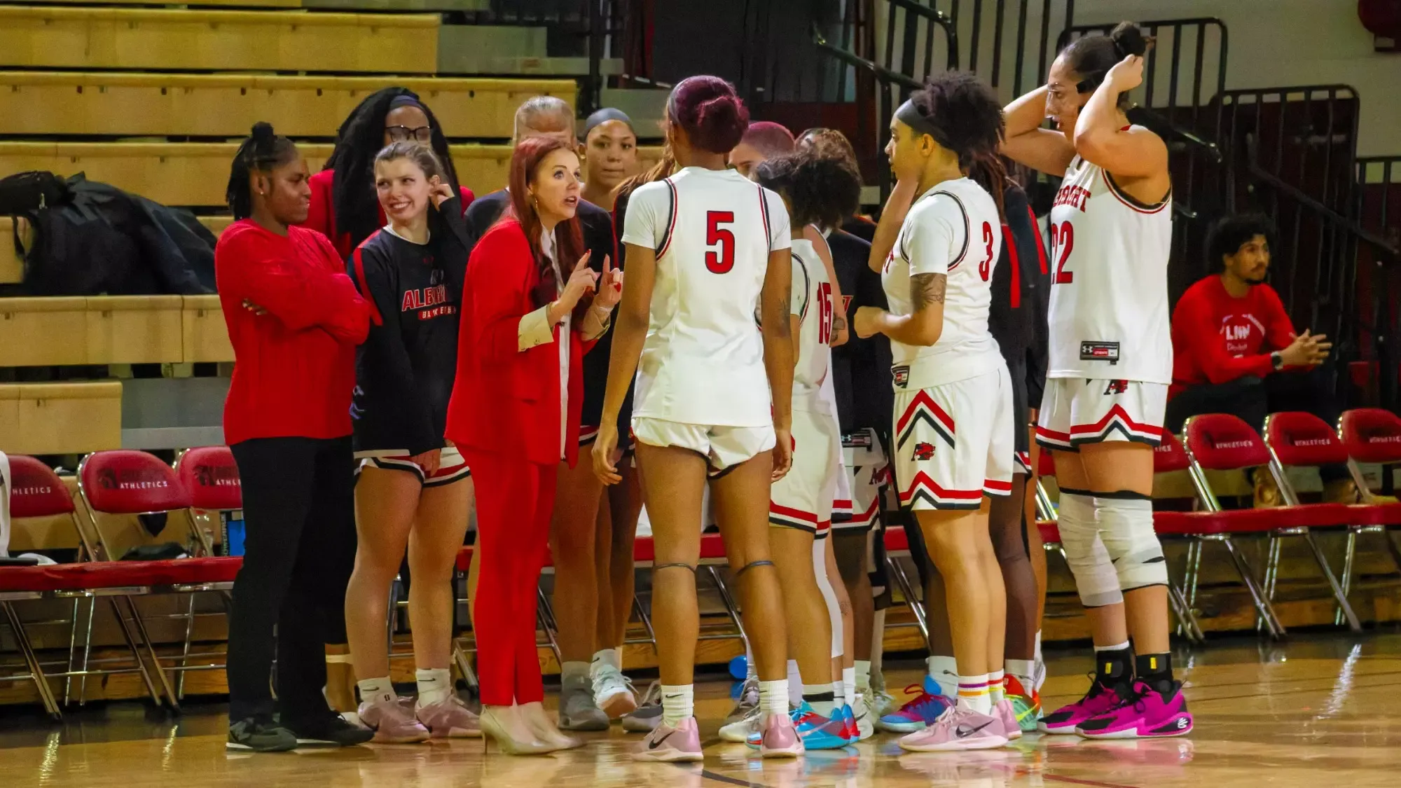 WBB Team Huddle 