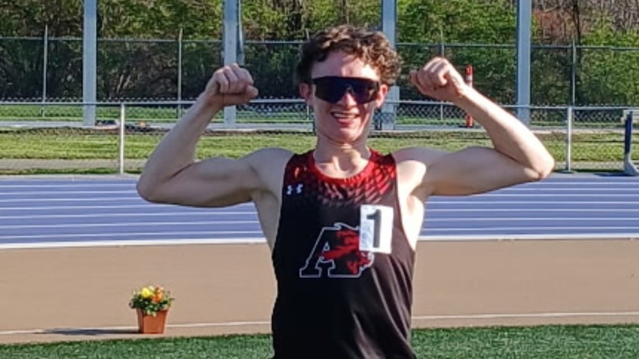 Evan Eisenhardt Steeplechase win 4.10.26