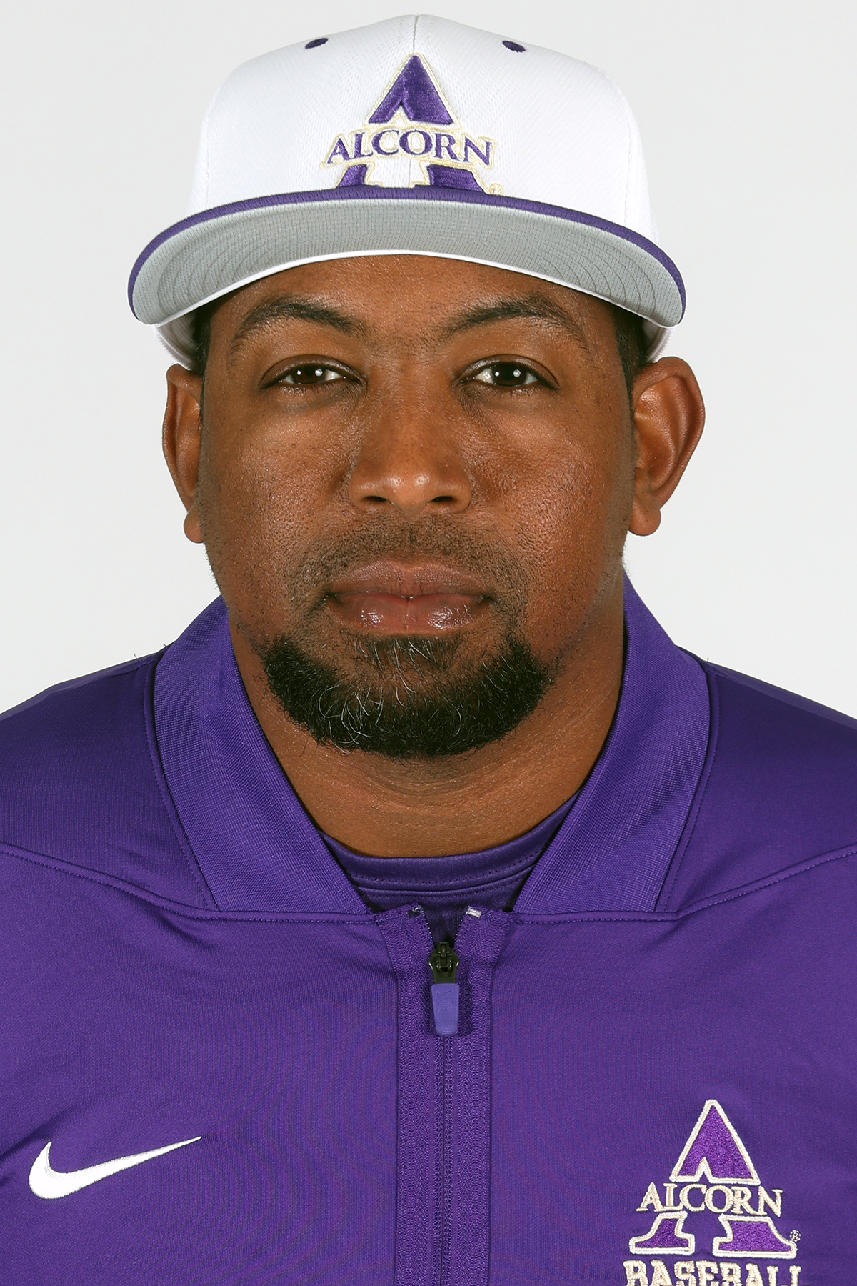 Oscar Reed Headshot 2025-26