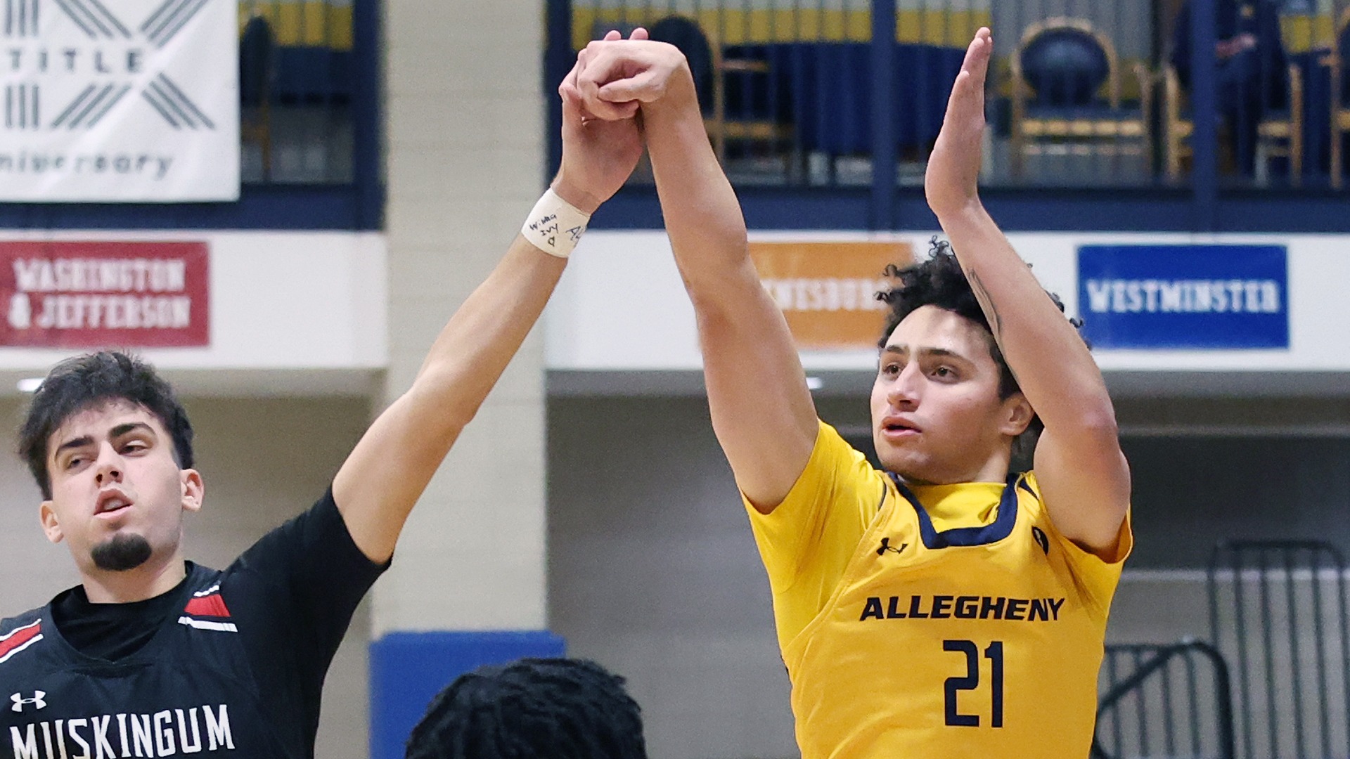 James Sitter vs. Muskingum, Dec. 16, 2025. Photo by Ed Mailliard.