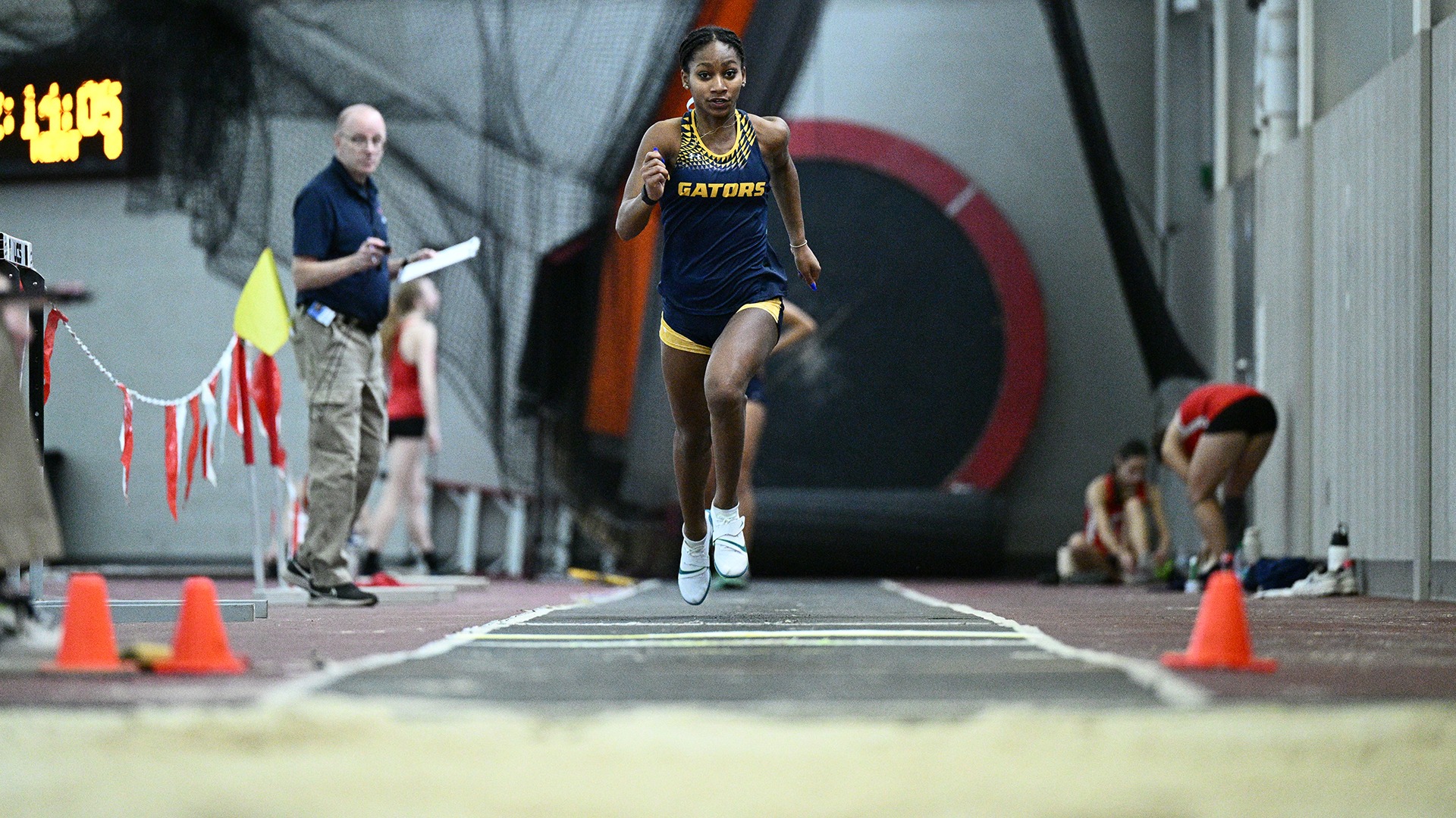 Evie Ellenberger competes at the 2025 PAC Indoor Championships