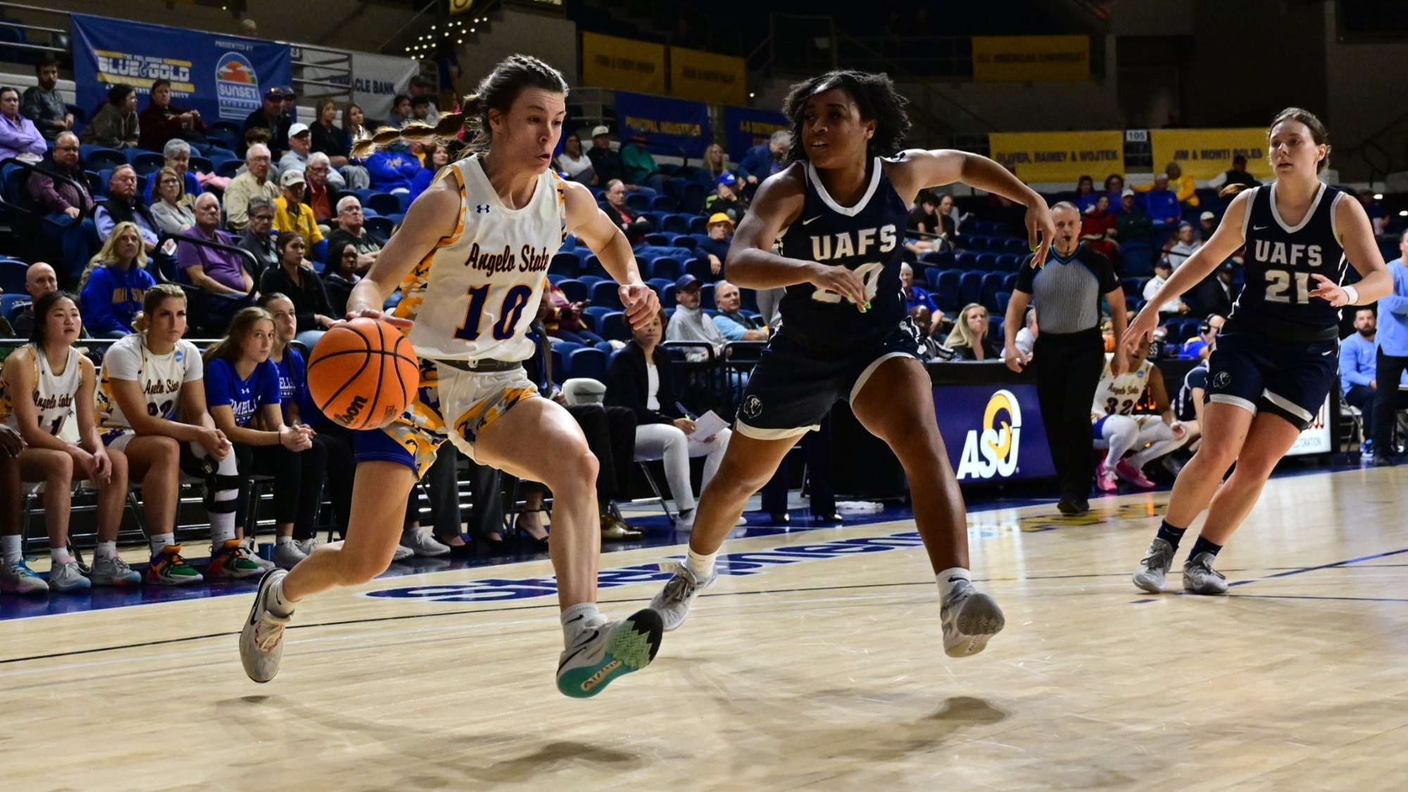 Lloyd's DoubleDouble Leads Rambelles Past Lady Buffs Angelo State