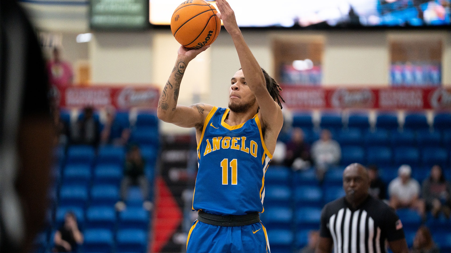 Davon Scott shoots vs. LCU