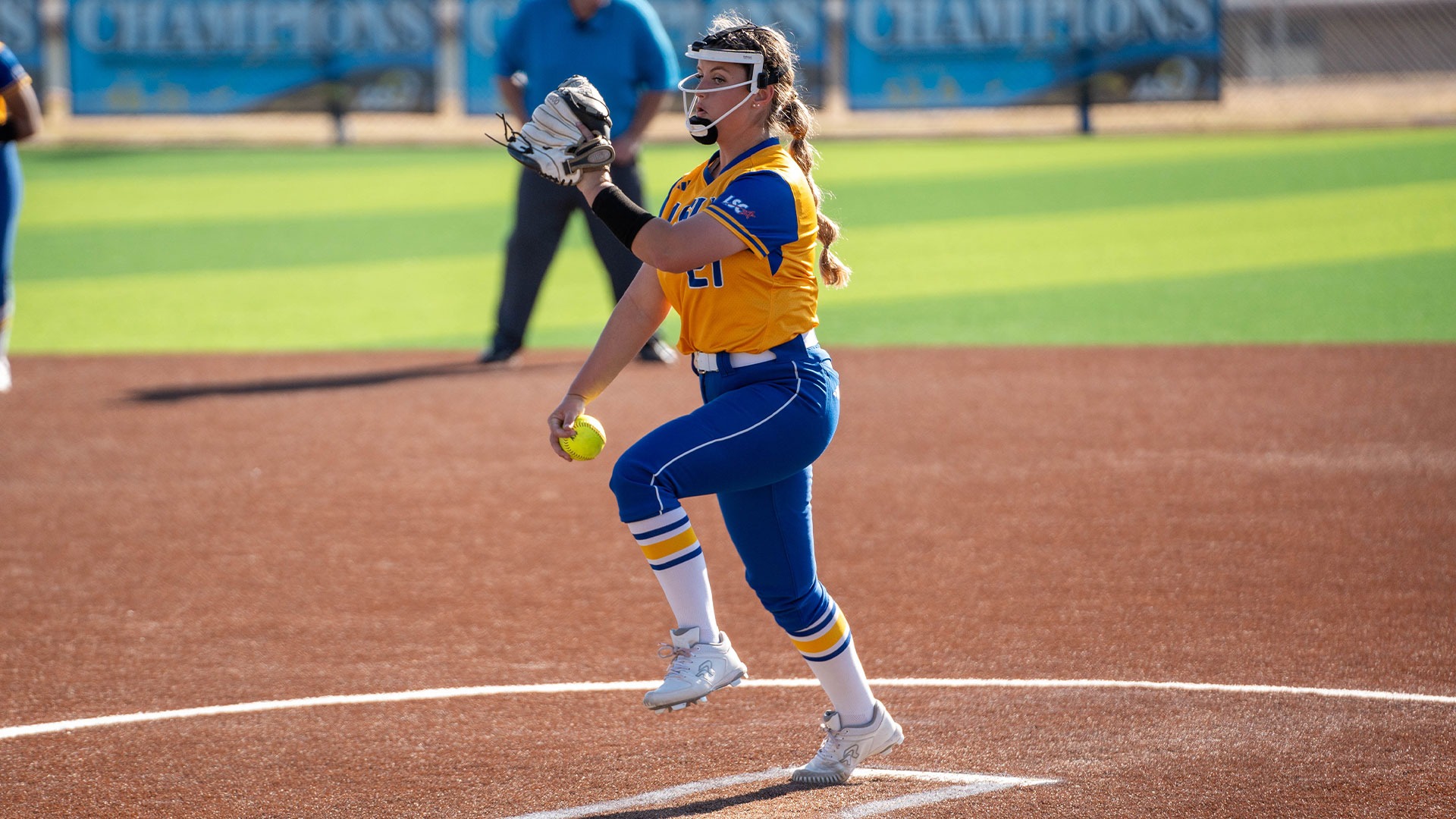 Amelia Hatthorn pitches vs. OUA