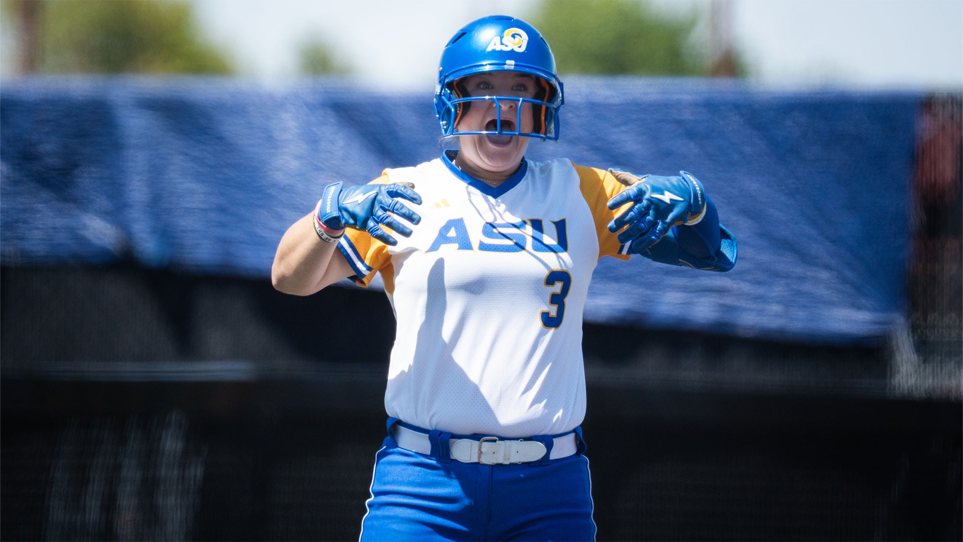 Abby Brand vs. UTT