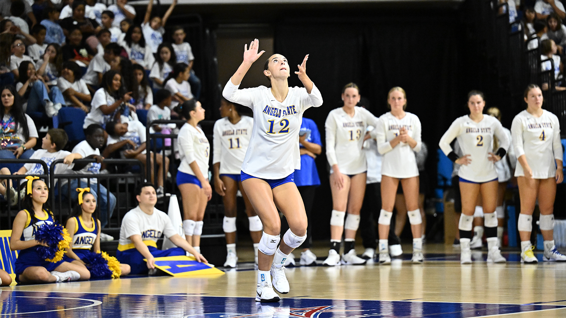 Julia Hopkins serving