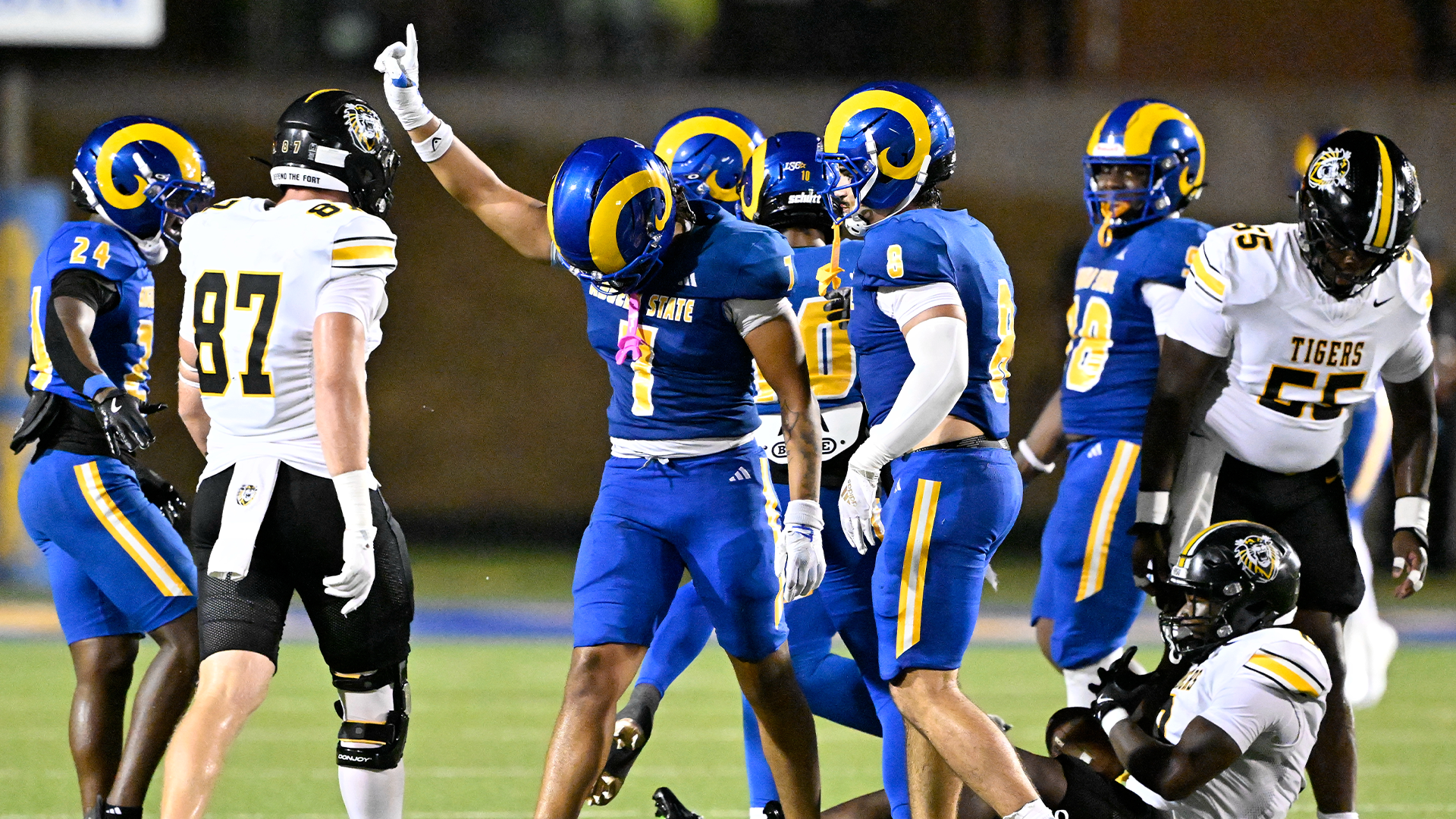 Dabrein Moss celebrating play