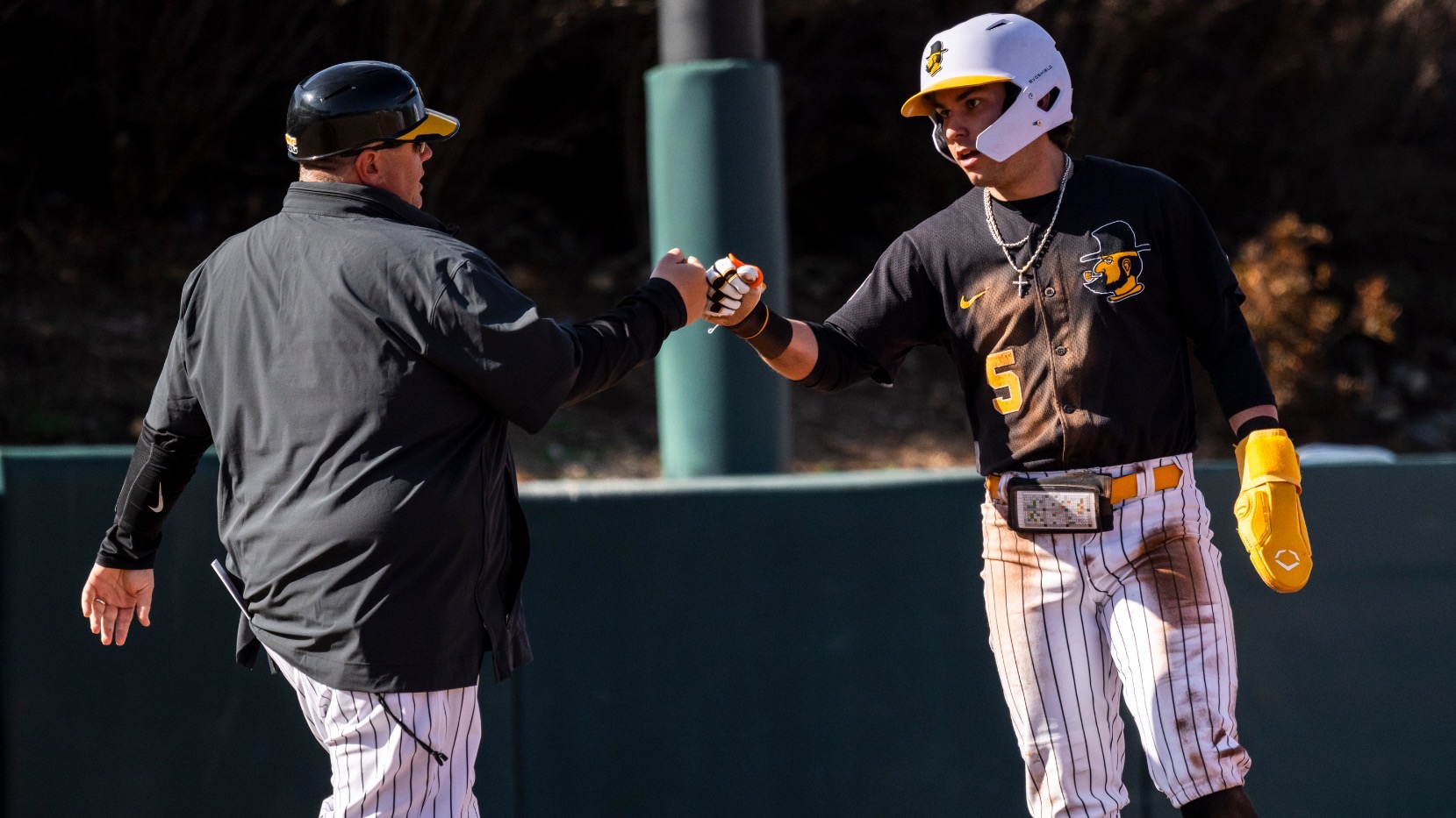 Britt Johnson, Ethan Puig