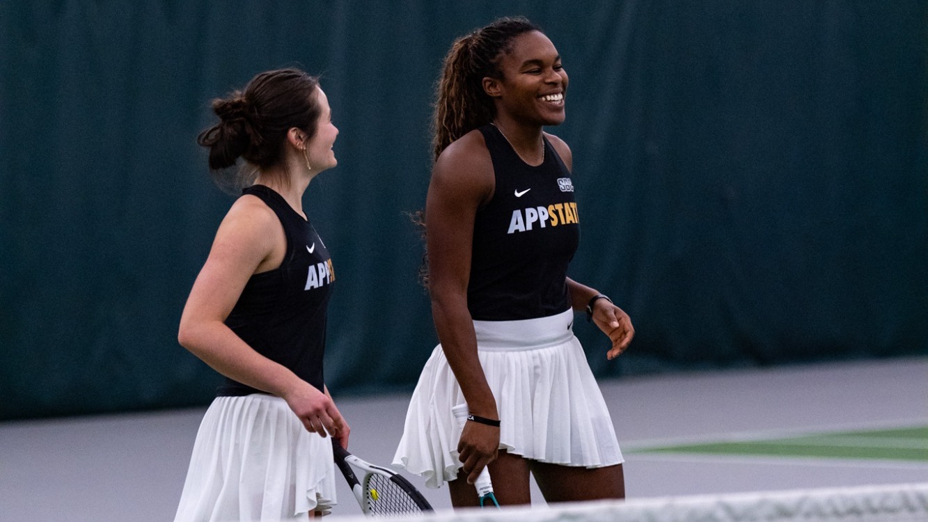 Taya Powell, Savannah Dada-Mascoll