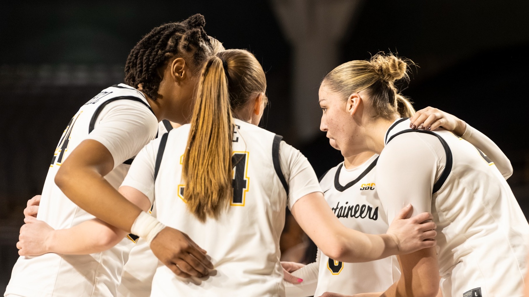 Team Huddle vs. South Alabama