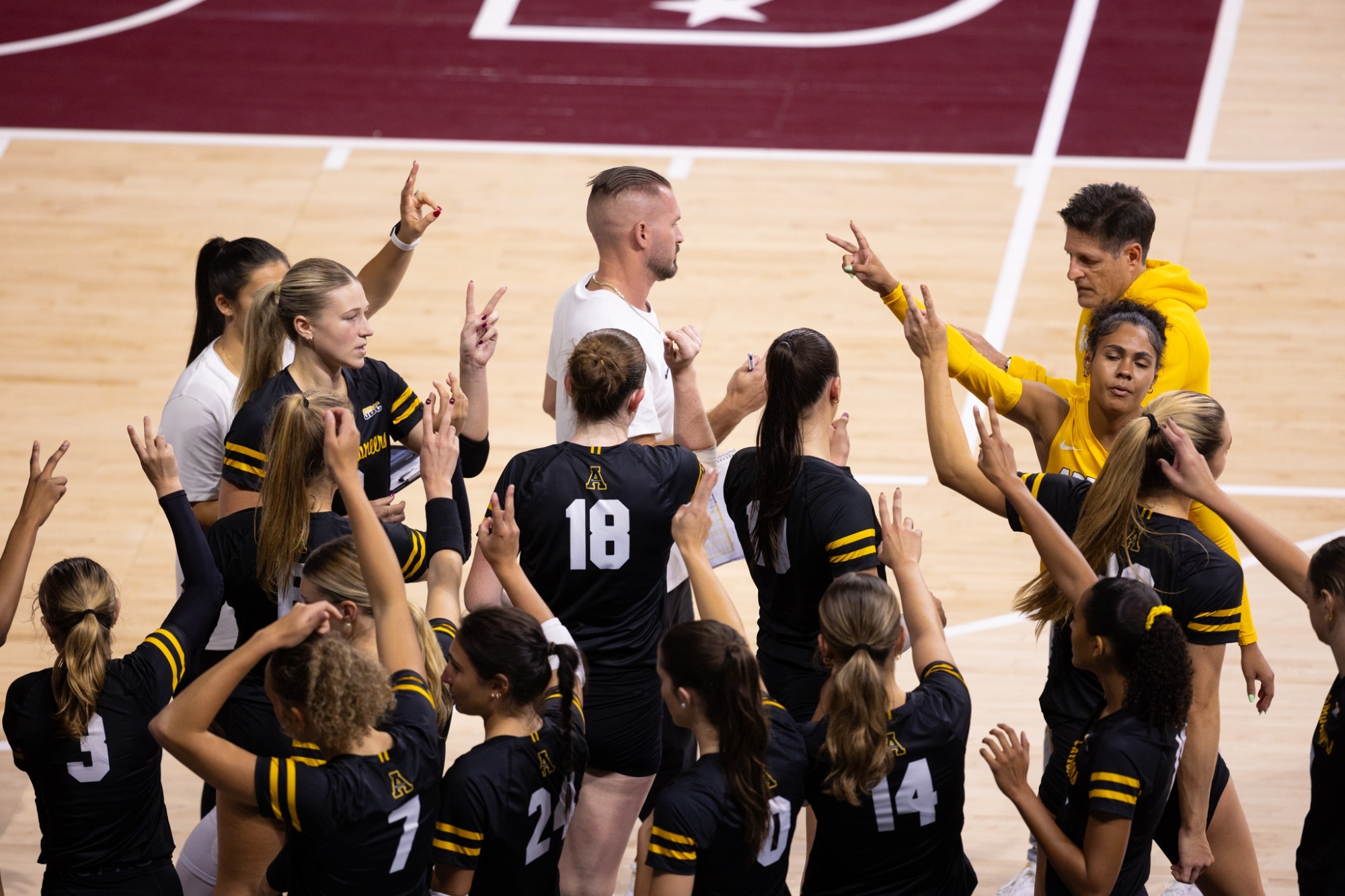 VB 2-0 in Geri Polvino Invitational