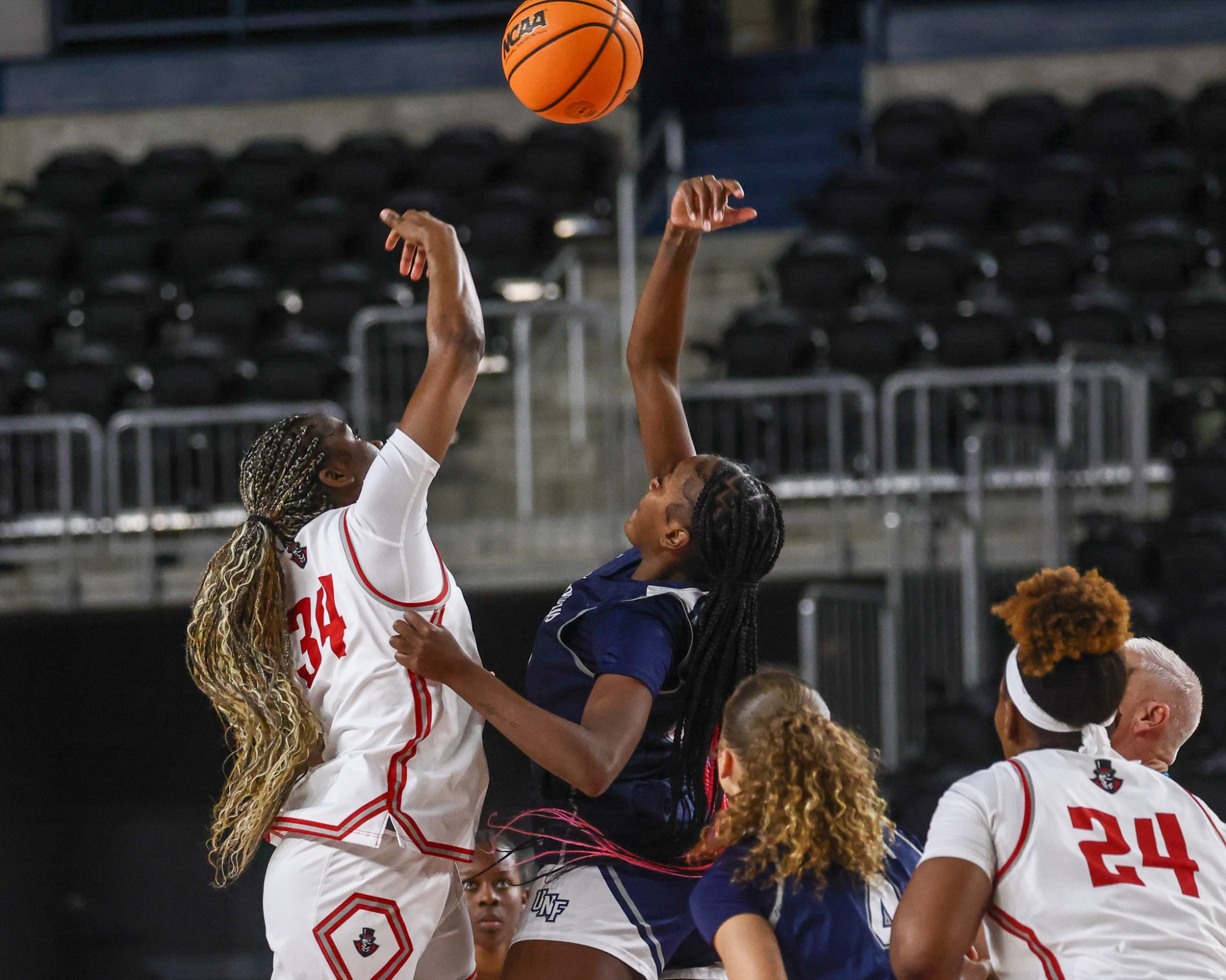 LAmeria Thomas vs North Florida