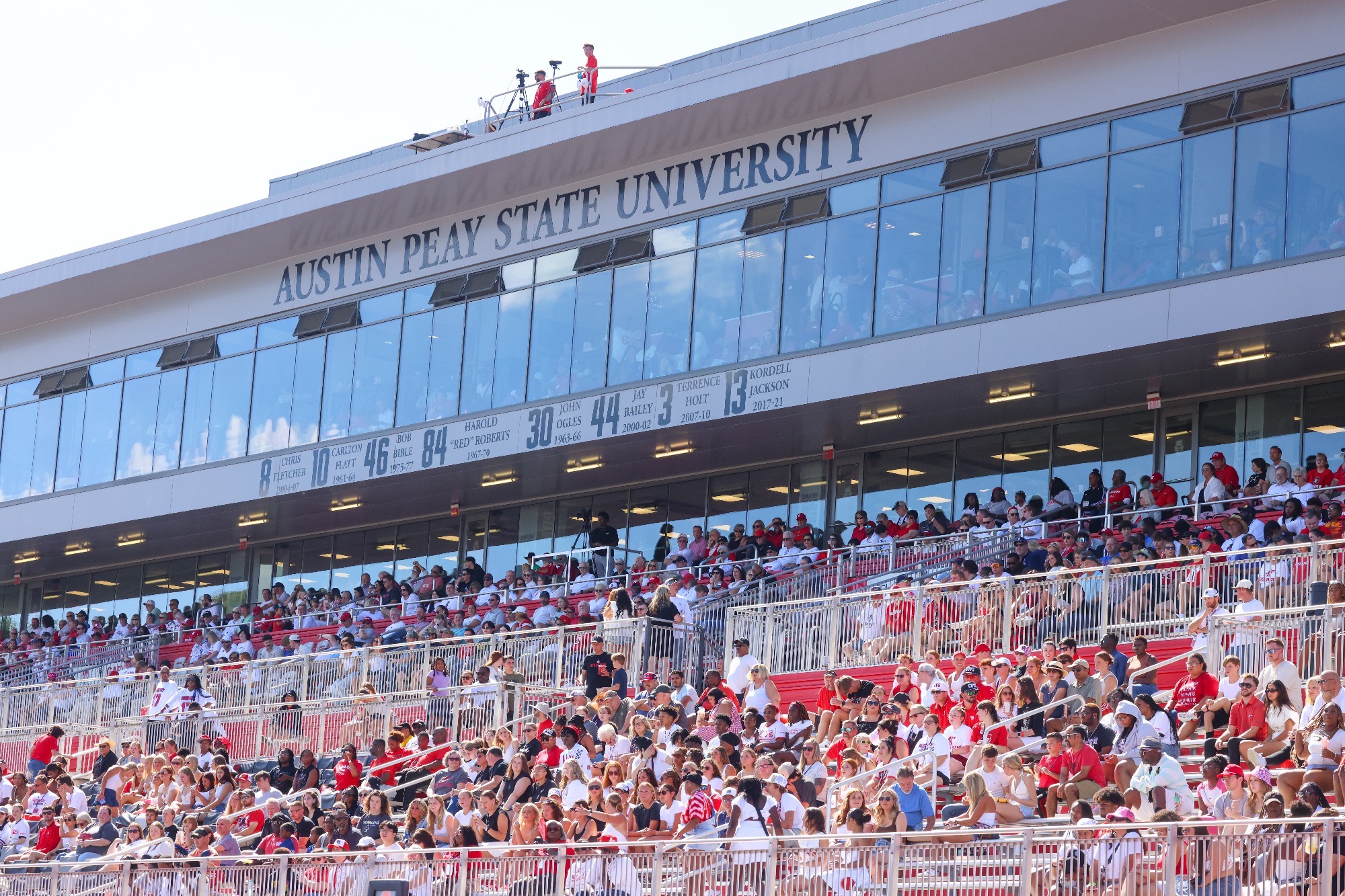 Home Crowd 252