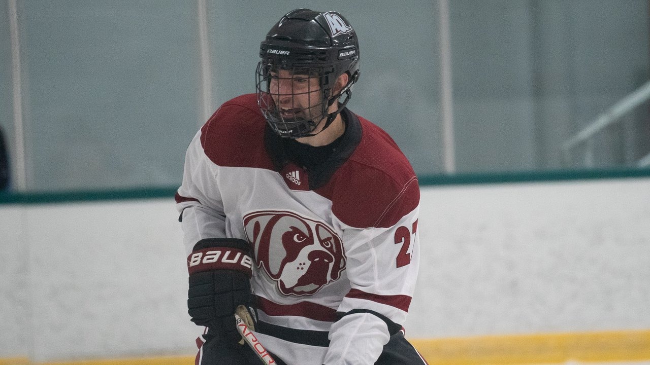 Men's Hockey Bests 20 UMDearborn 21 Aquinas College