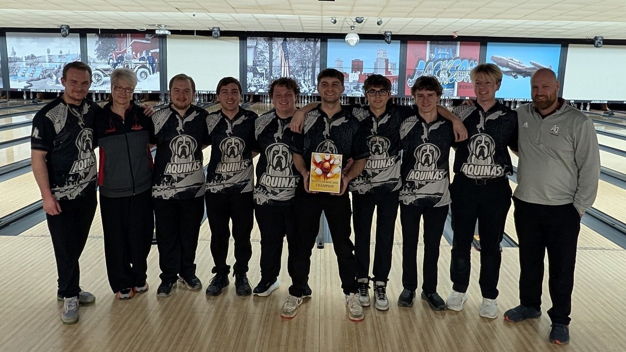 AQ M/W Bowling Team Strike big at Scotty Classic