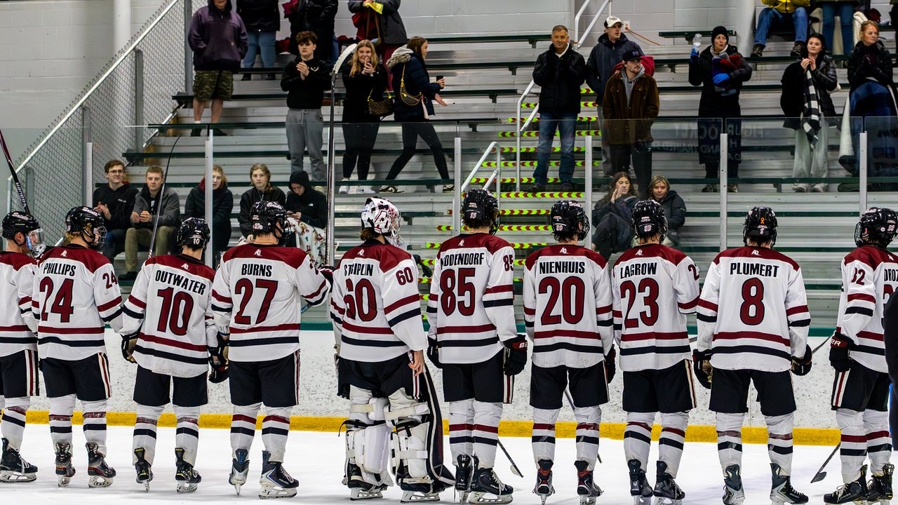 AQ Men's DI Hockey Season ends in WHAC 1st round