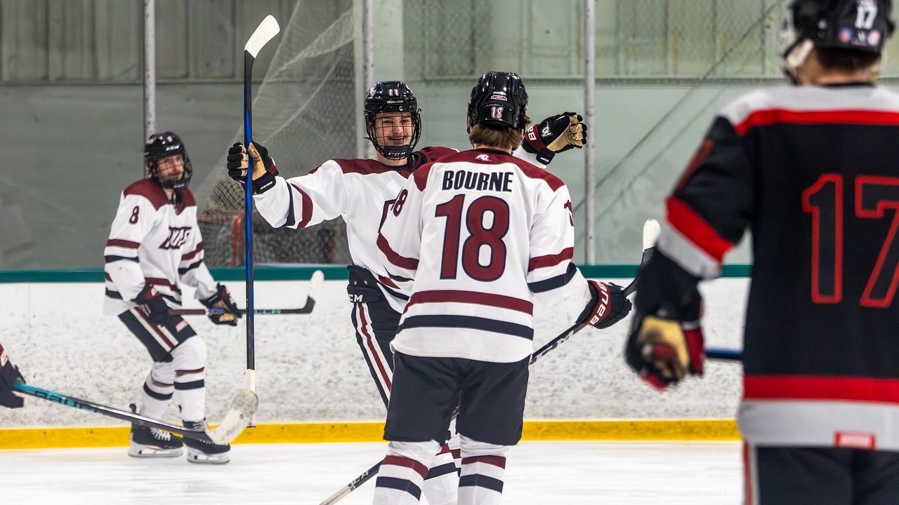 AQ DI MHock with historic W