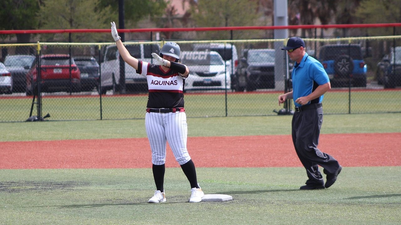 AQ Softball on fire in Florida