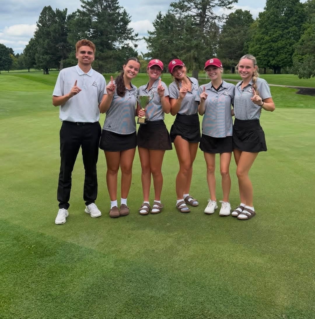 AQ W Golf win title M finish 4th