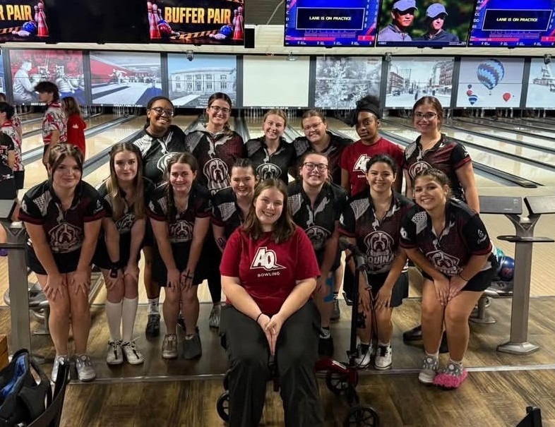 AQ Bowling starts season solid