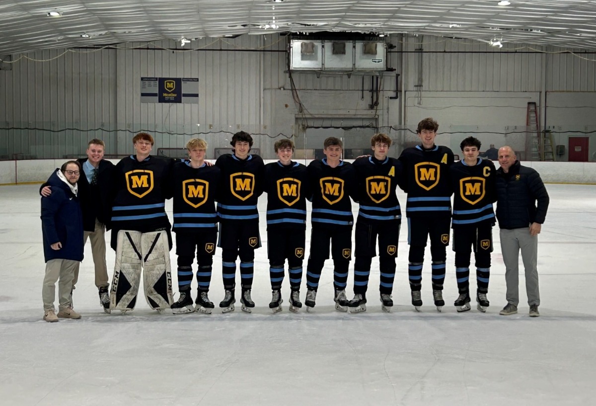 senior night team shot vs nky hockey 