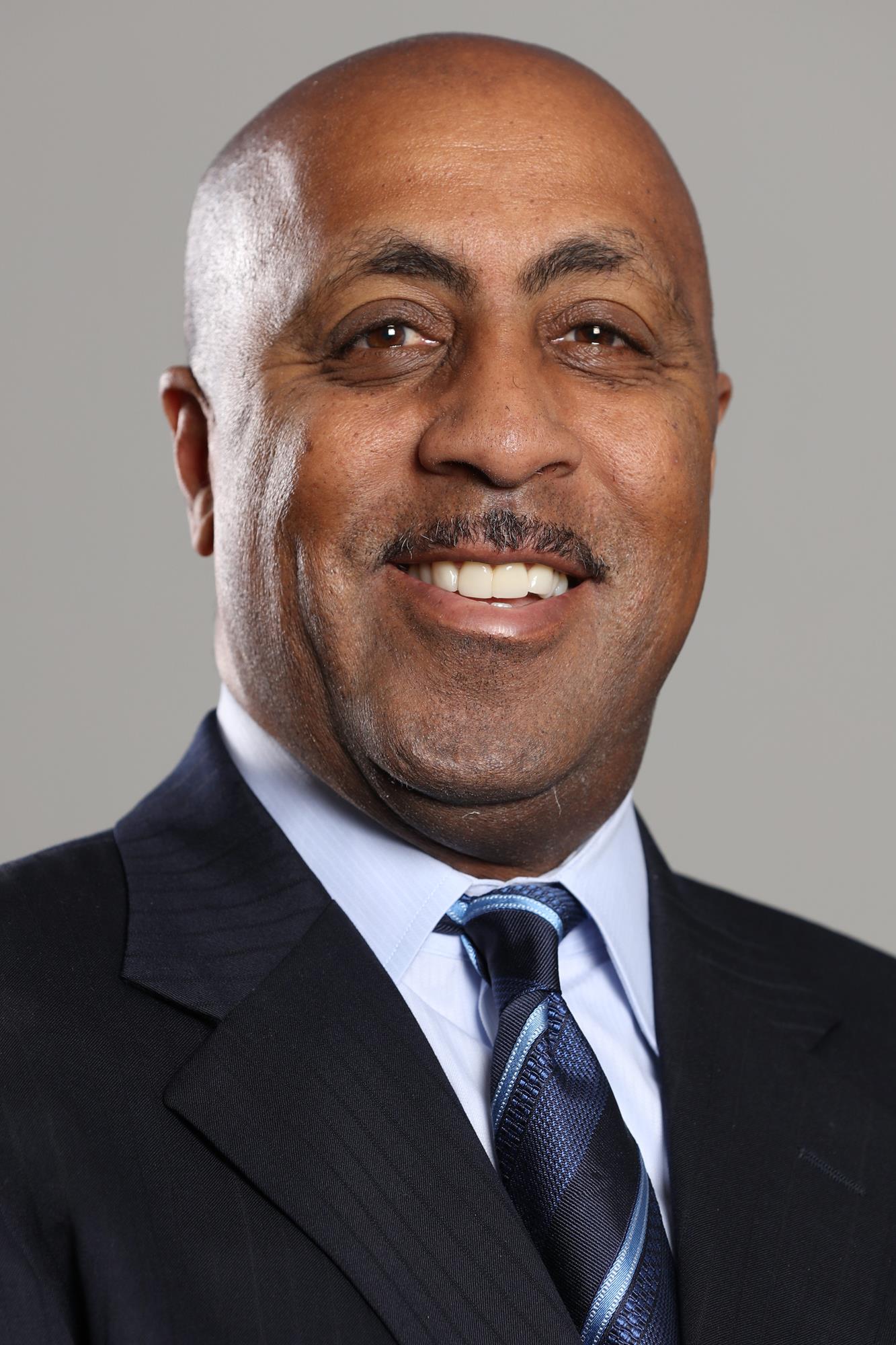 Lorenzo Romar 2017-18 Headshot