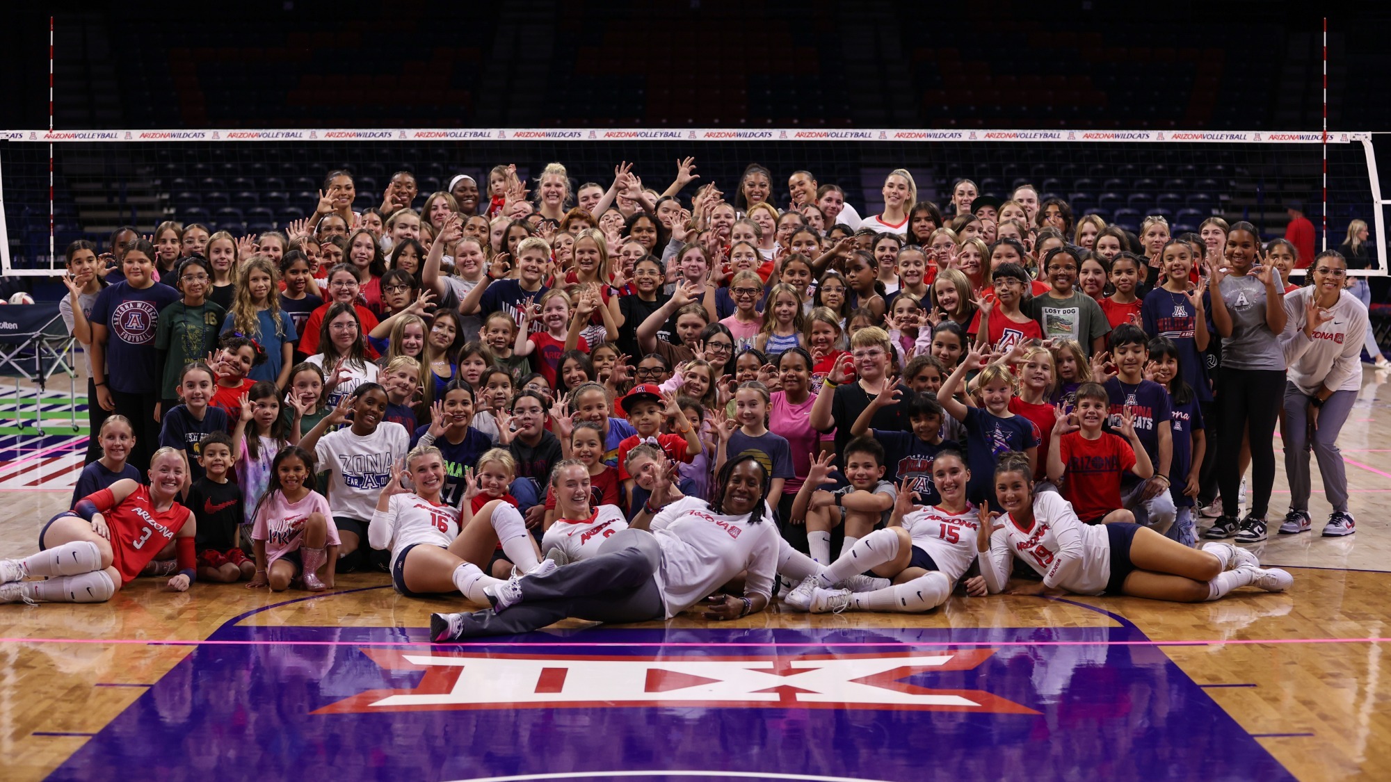 Volleyball group photo vs Baylor
