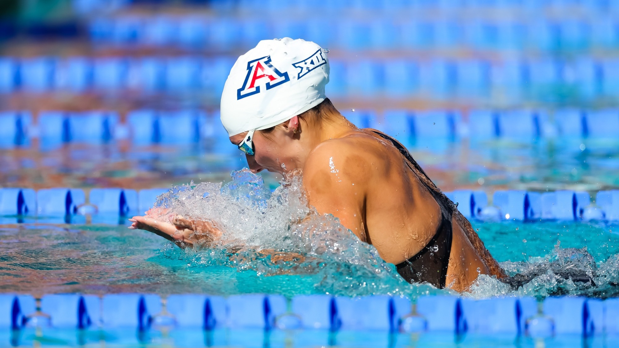 Eleni Gewalt Action Photo