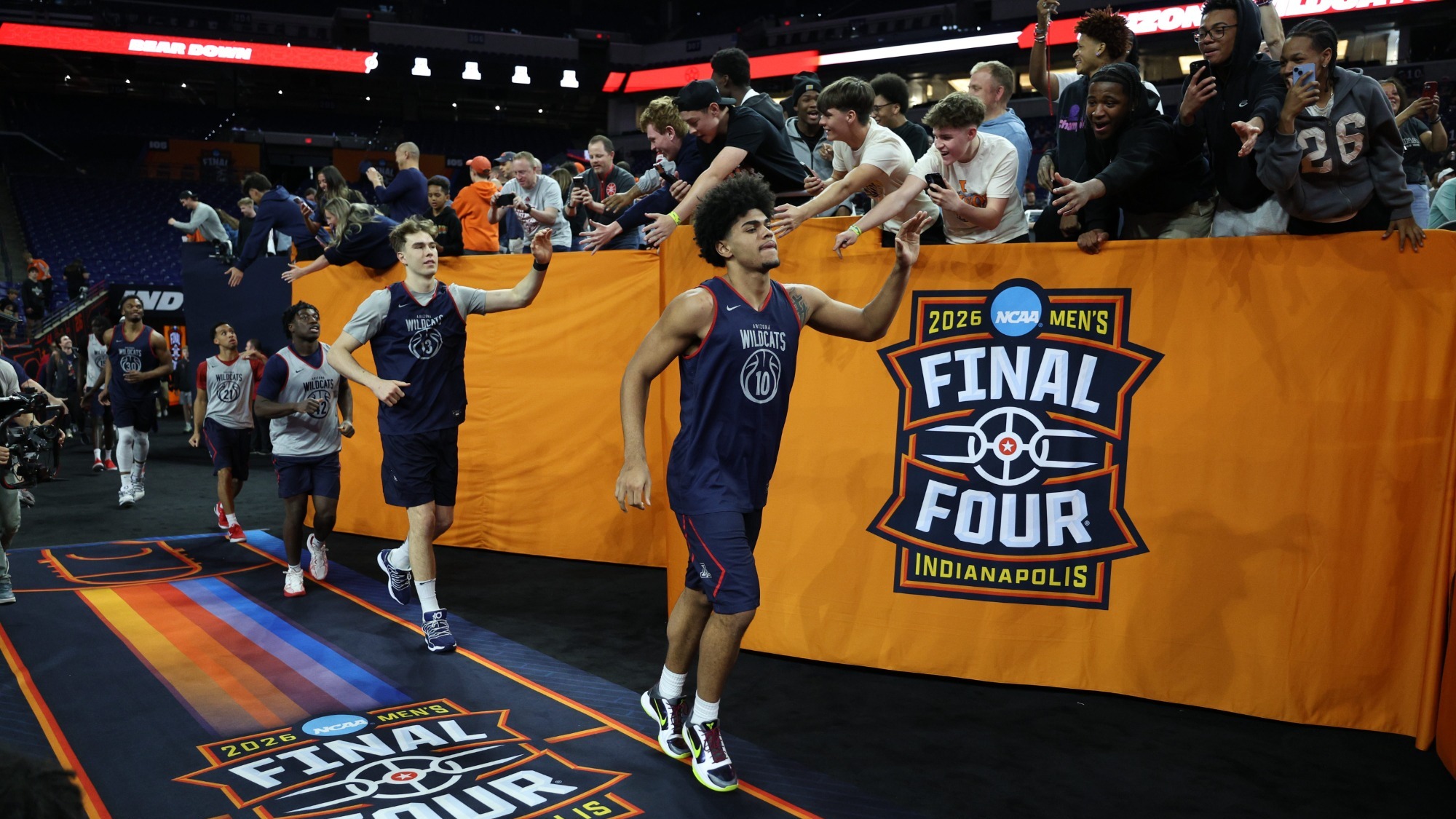 Koa Peat greets fans before open practice