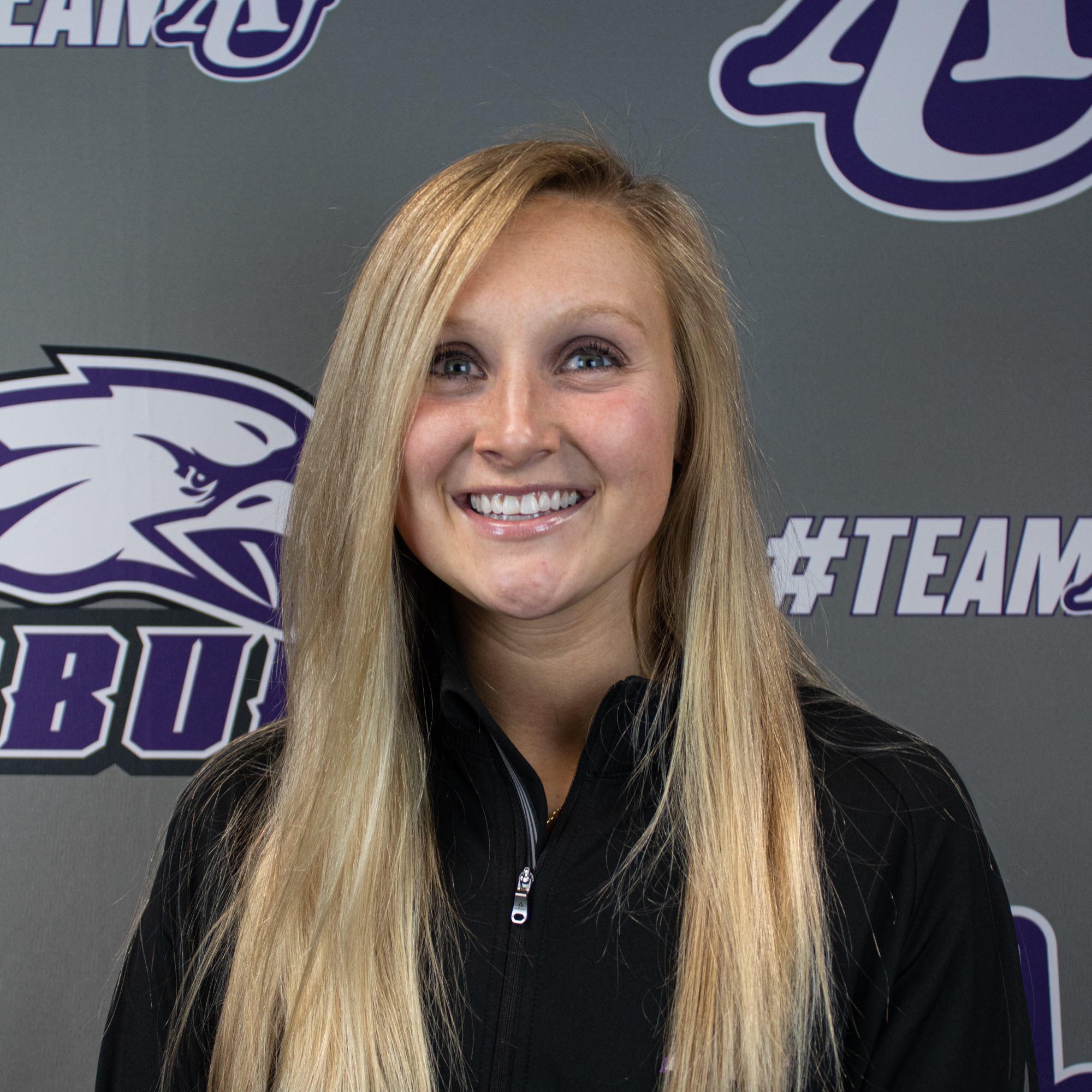 Leah Metcalfe Headshot 2022