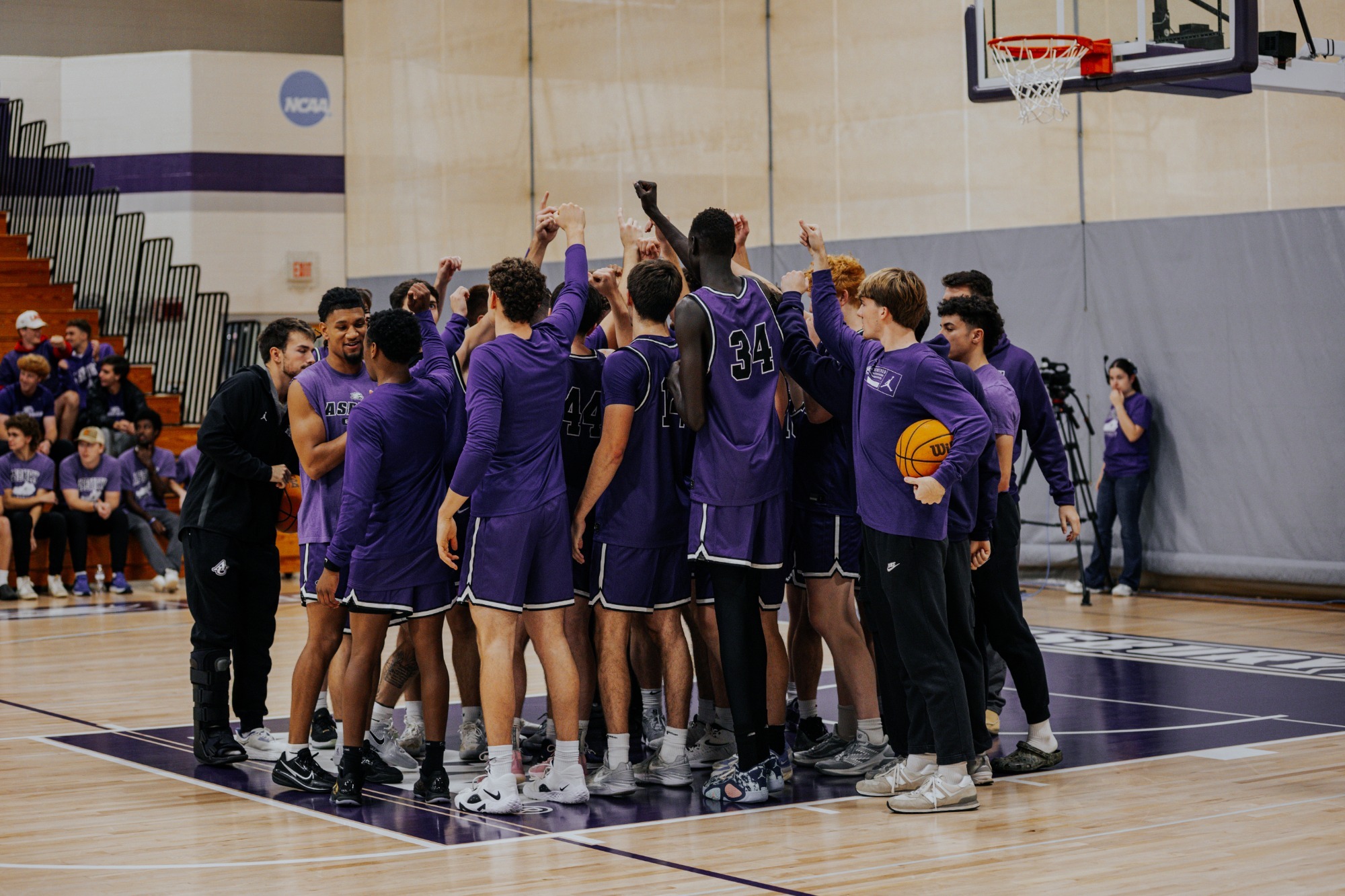 AU MBB 2025