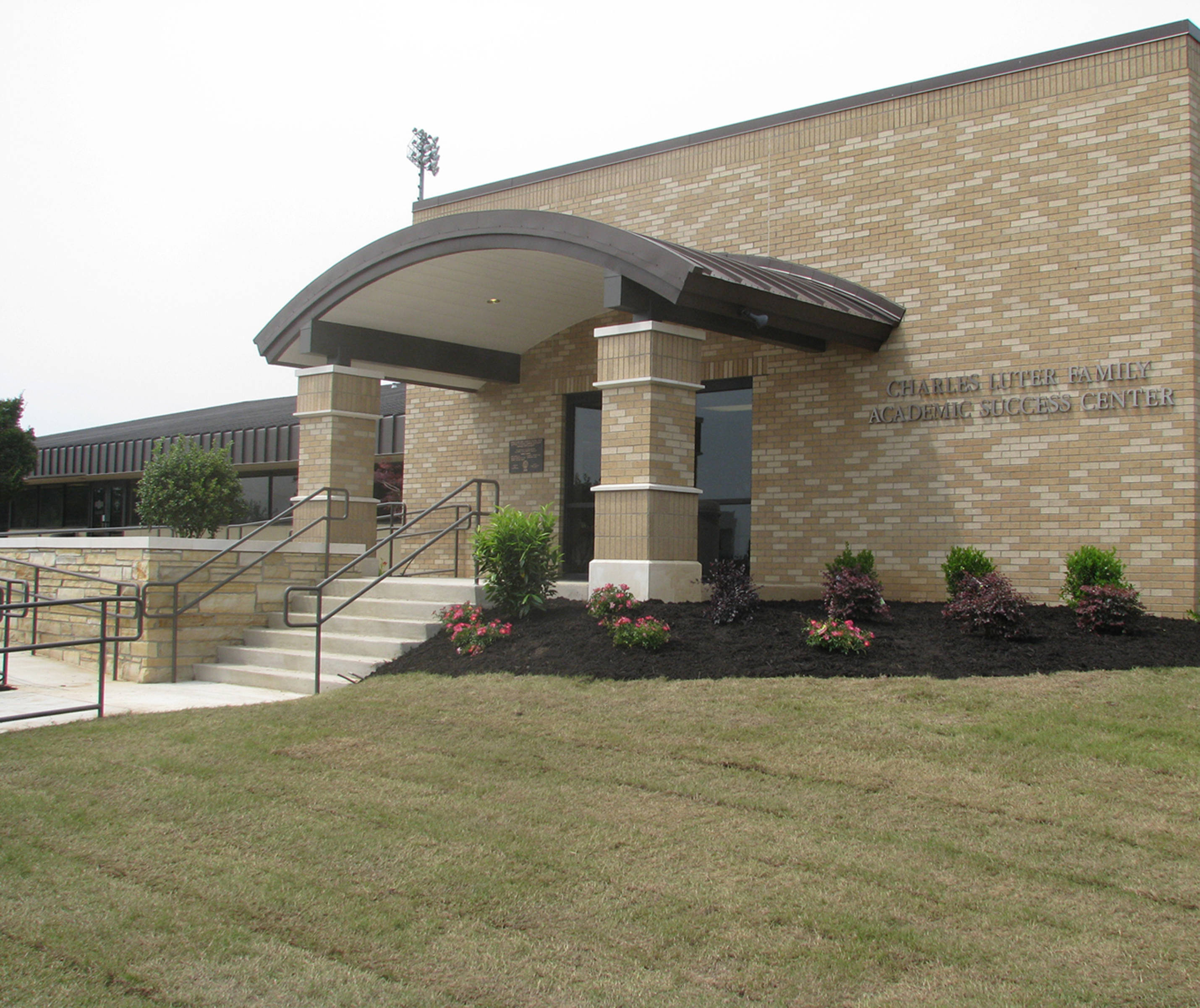 Charles Luter Family Academic Success Center