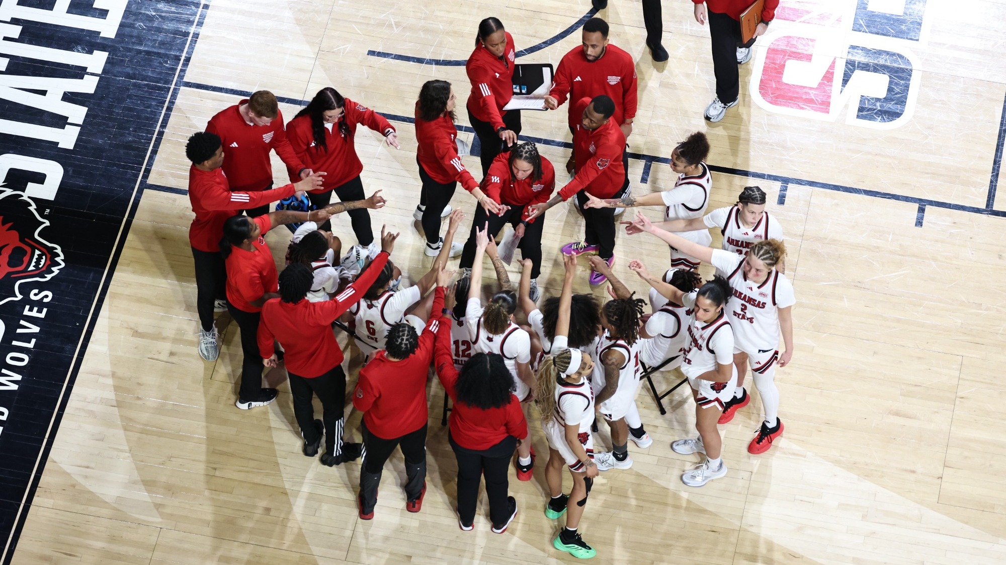 WBB Team Huddle
