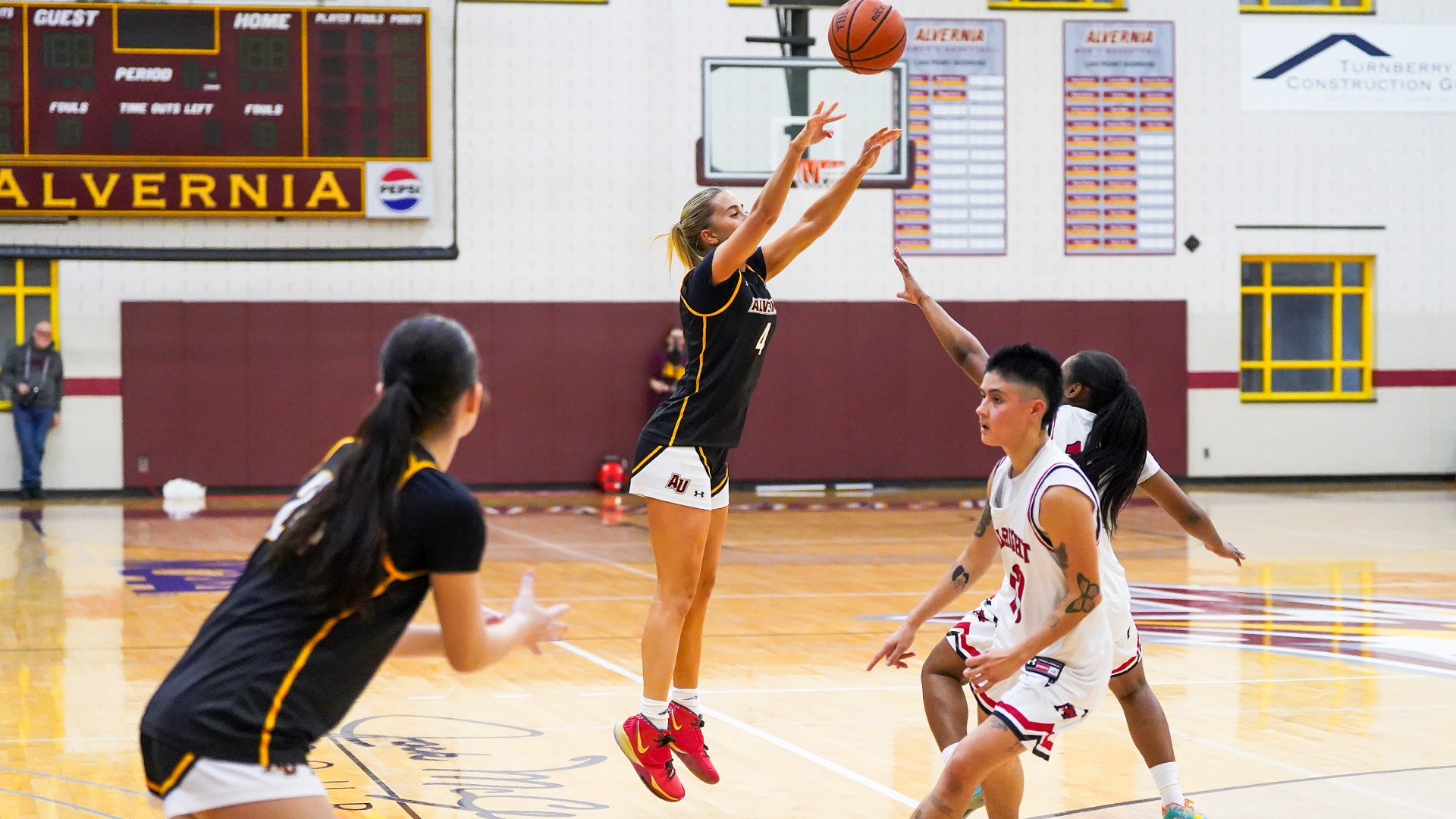Sam Wade shoot a 3-pointer against Albright