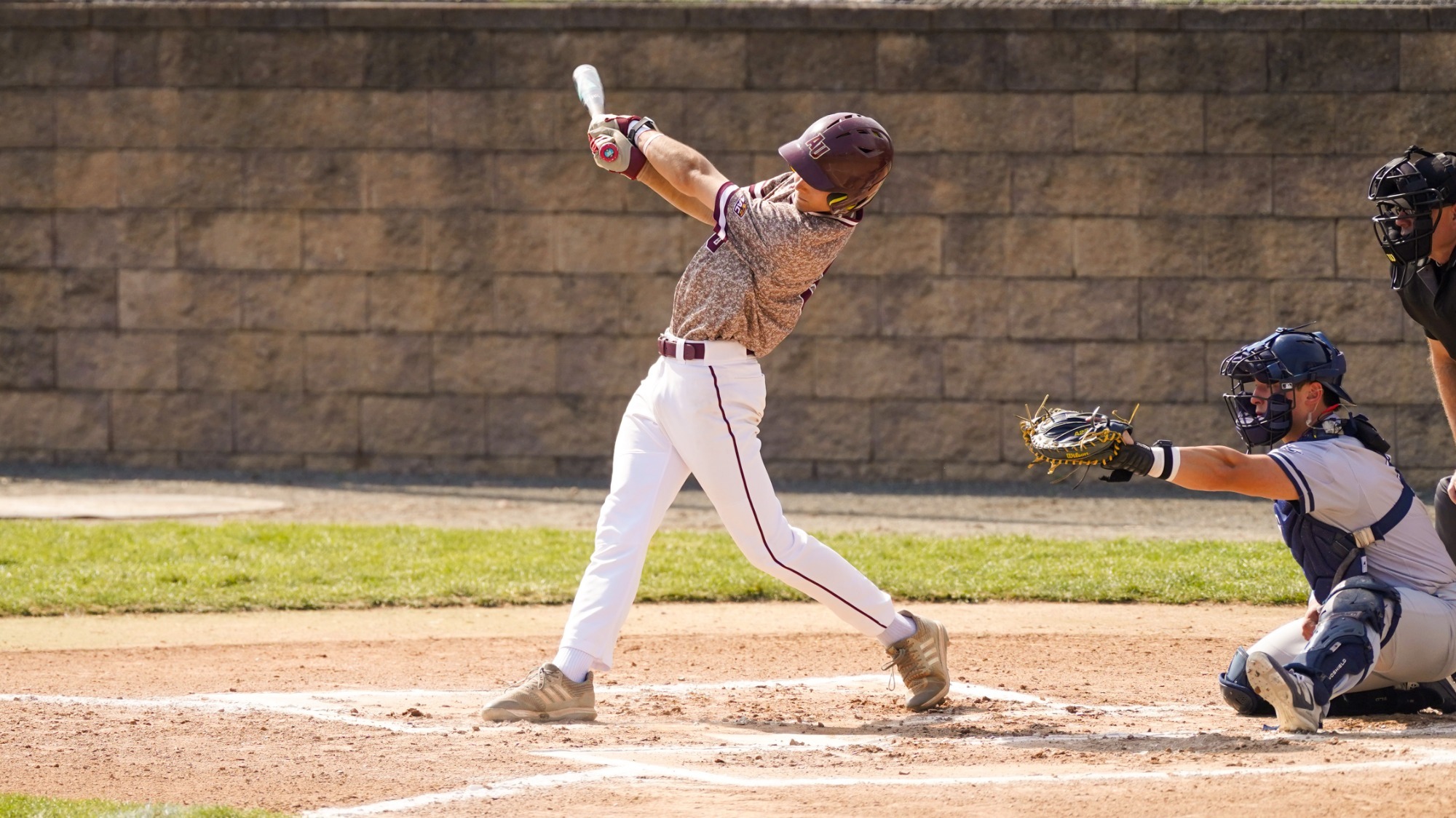 Max Hansen gets a hit versus Kean