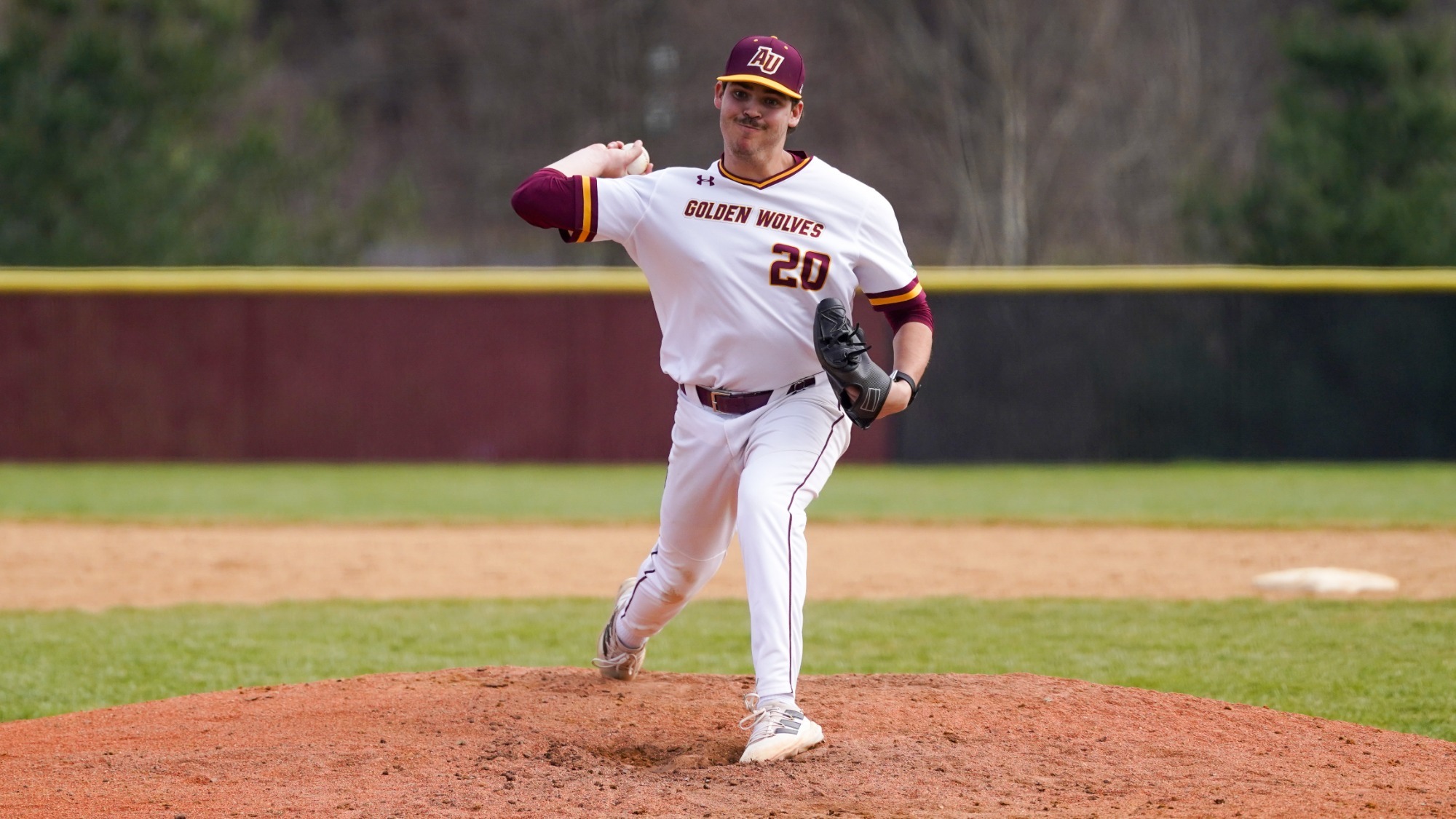 Matt Mays throws a pitch against Stevenson